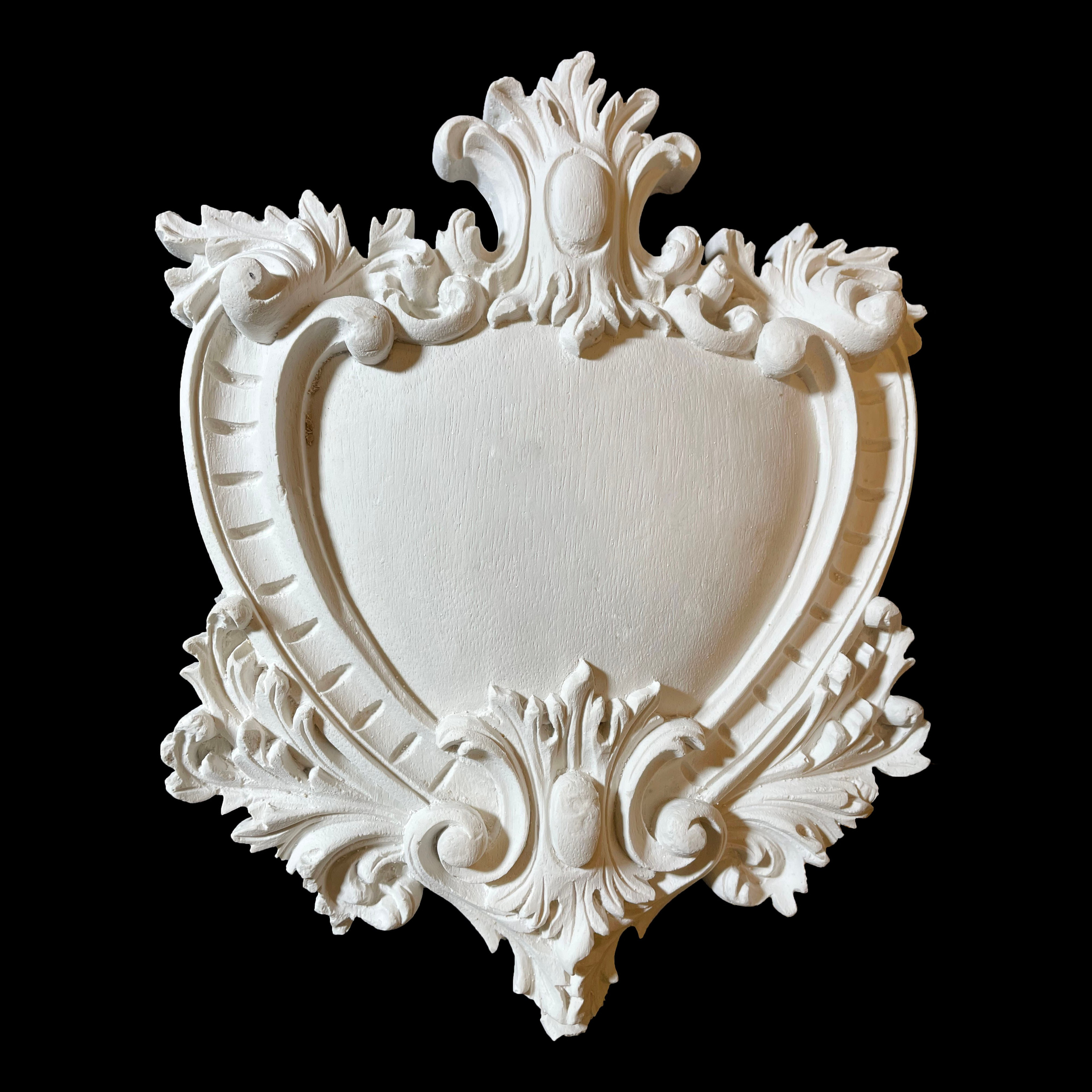 Cartouche Centerpiece. Plaster molding