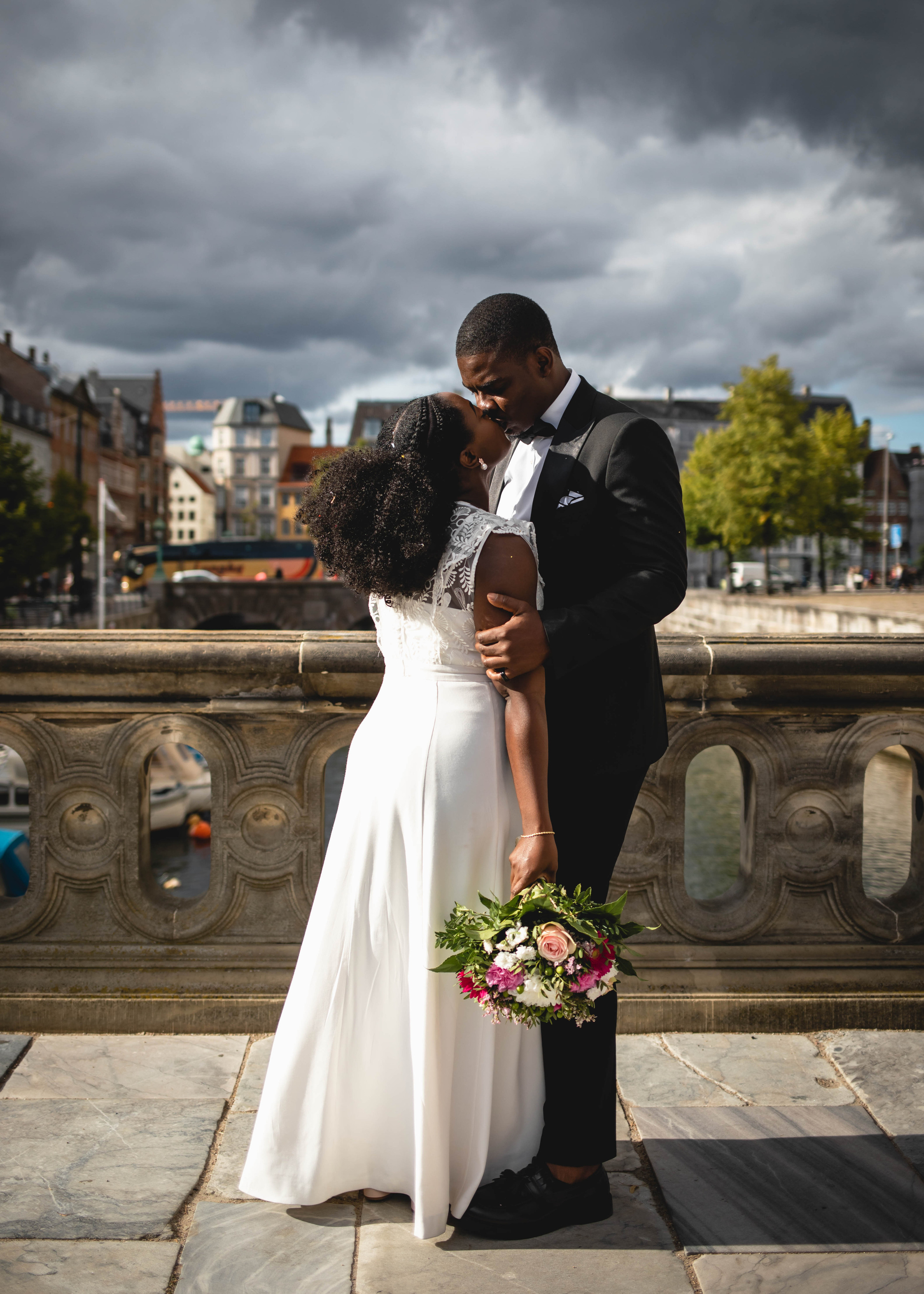 Fola and Tolu. Professional wedding photographer in Copenhagen, Denmark — Julia Byron
