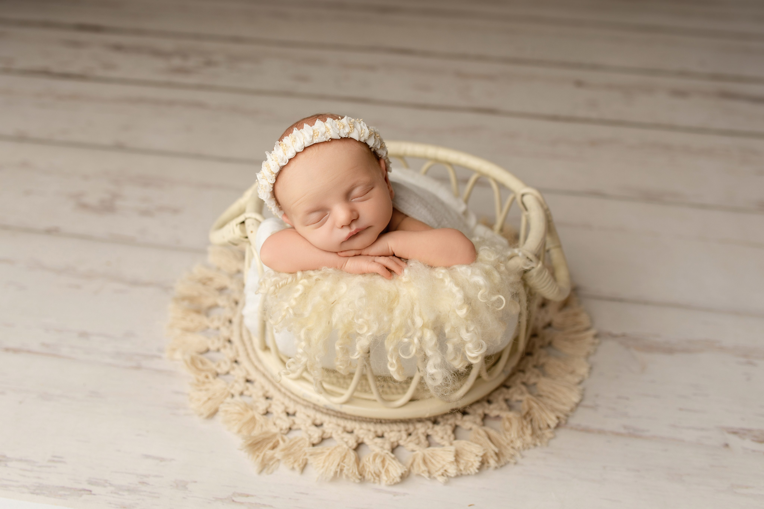 Esu Aleksandra naujagimių ir kudikių fotografė iš Vilniaus