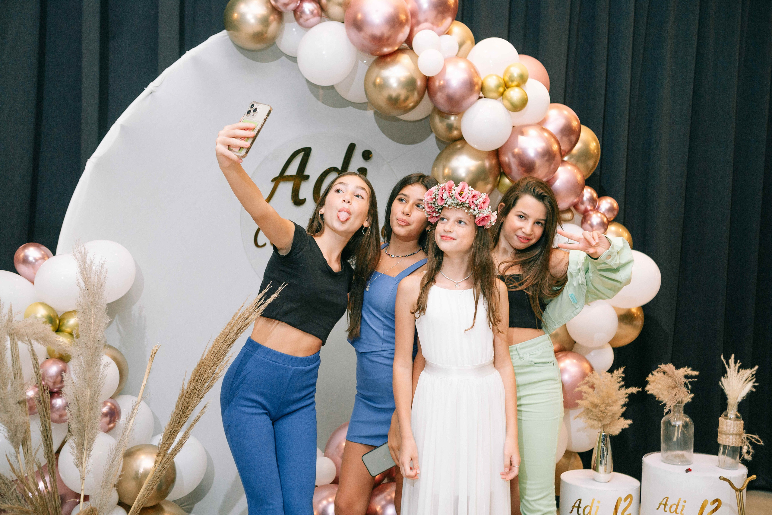 PARTY WITH FRIENDS. Https://shi-photo.com/