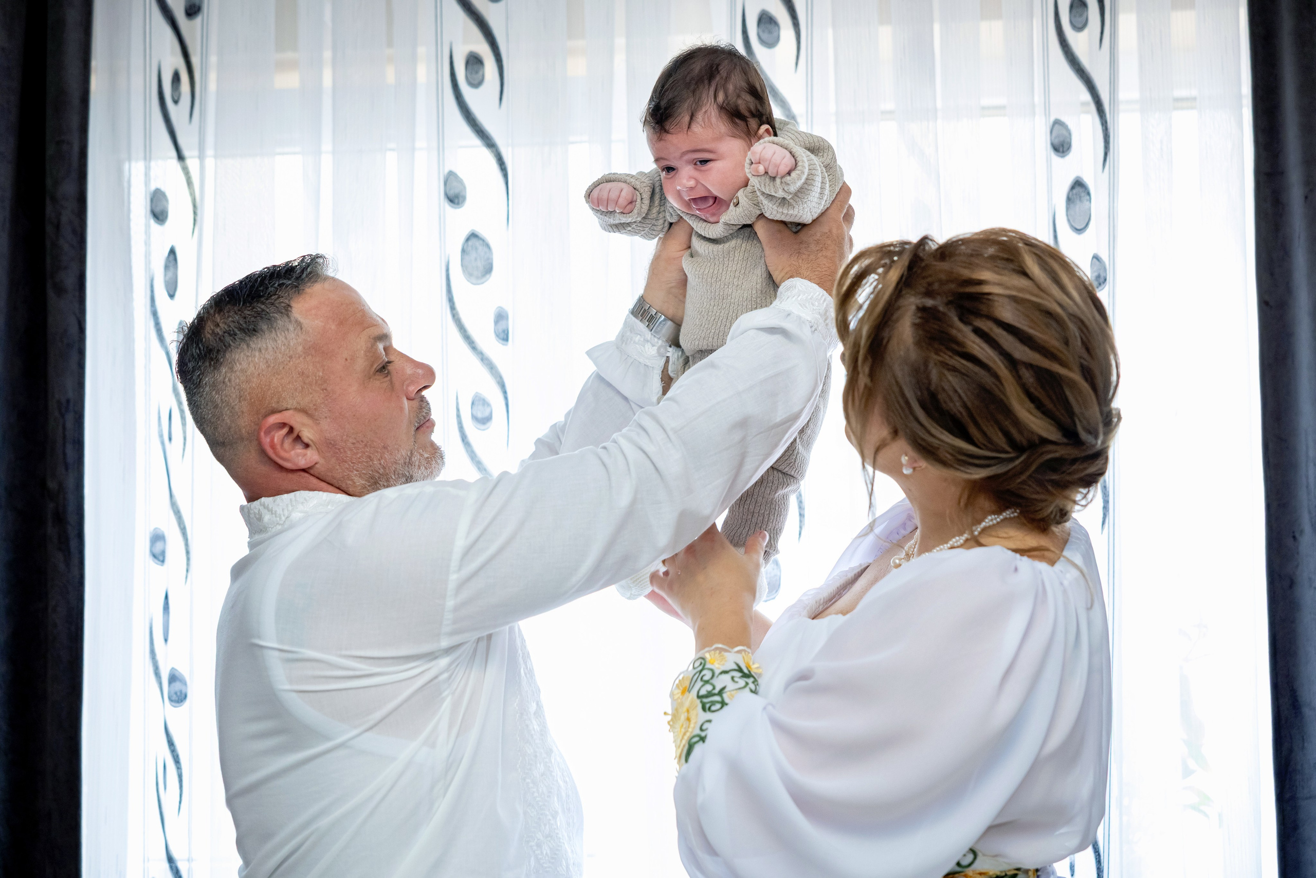 Andrei Sebastian. Moments By Gub