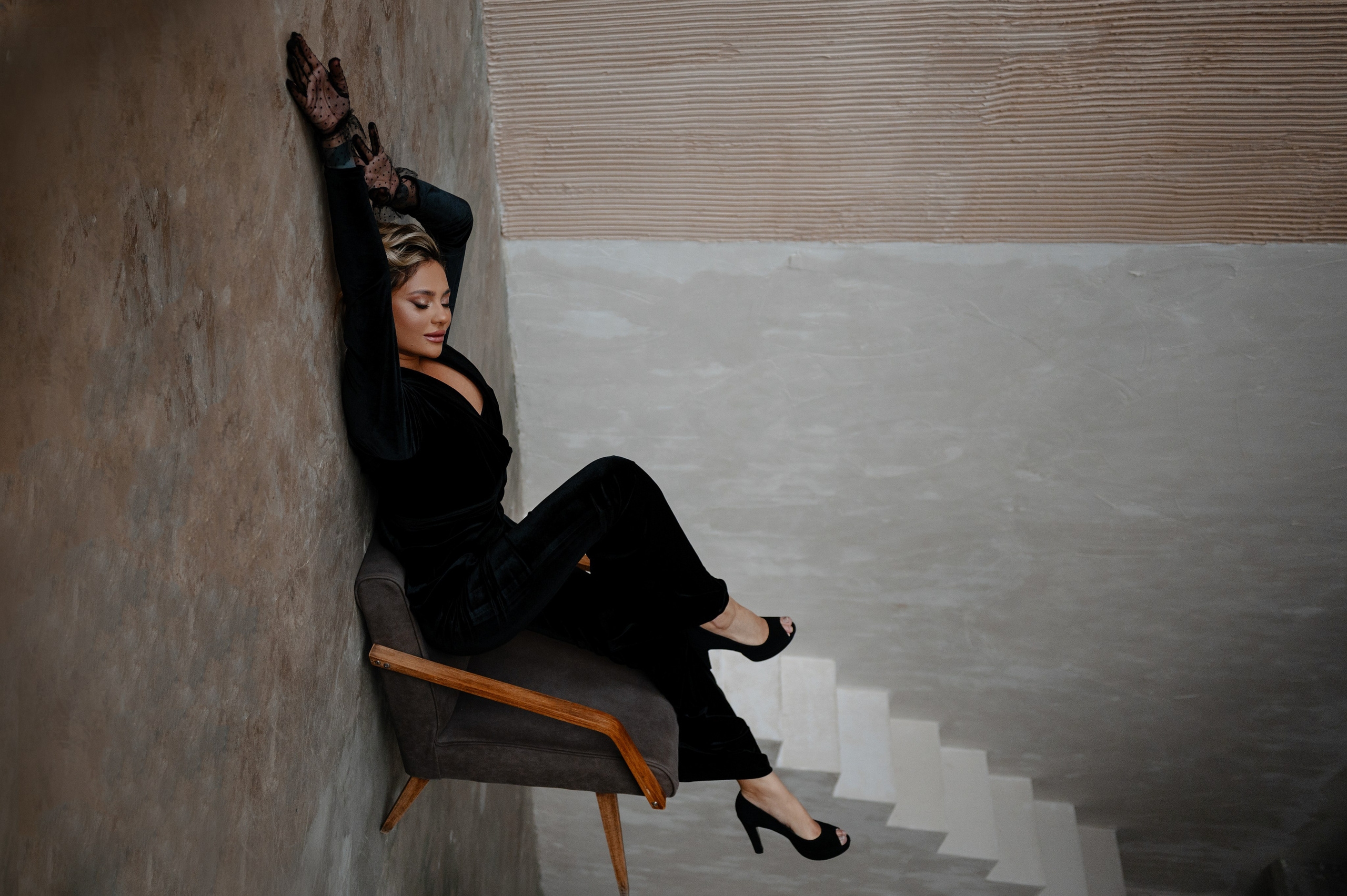 Mazaki. ANNA-MARIA PHOTO CONTENT CREATOR — photographer, aesthete, artist, and visual expert for Instagram in Prague