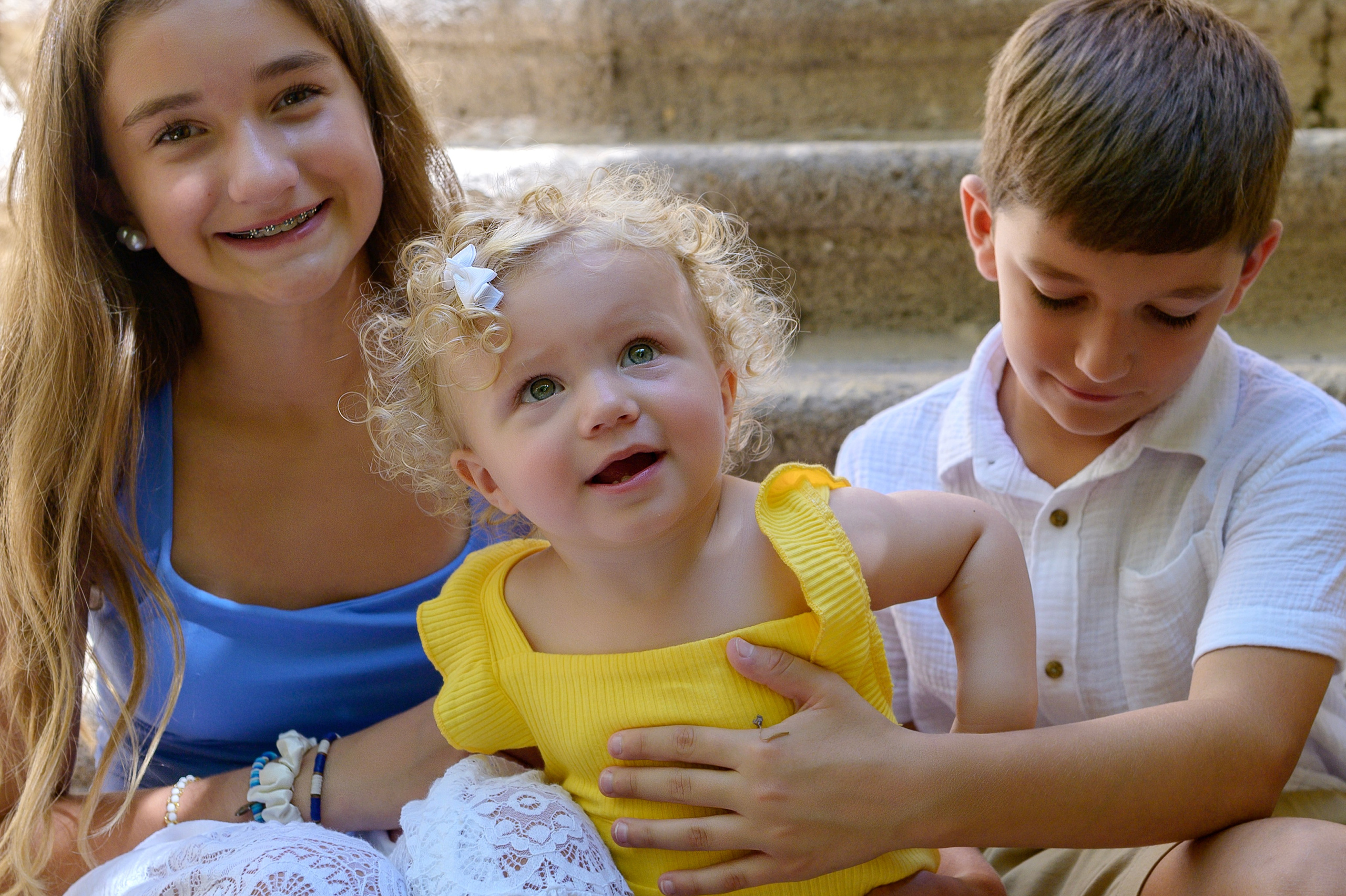 Sunny Walk in Gallipoli with Megan’s Big Family. Vacation & Portrait Photographer in Puglia and Matera| Romantic Photo Walks in Italy