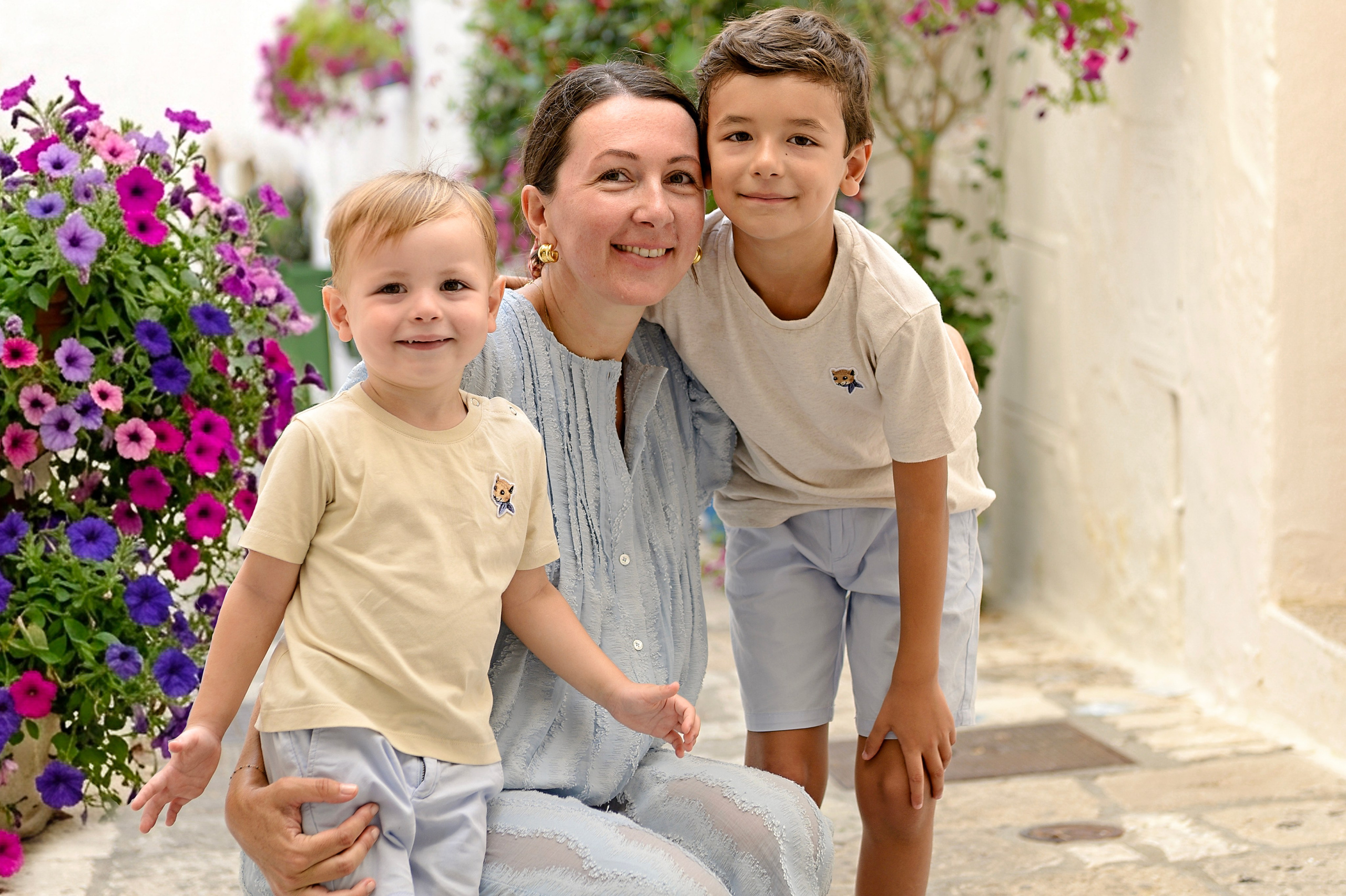 A Fun Walk in Ostuni with Gaёlle and Robbie. Fotografa in Puglia e Roma — Servizi fotografici romantici in Italia