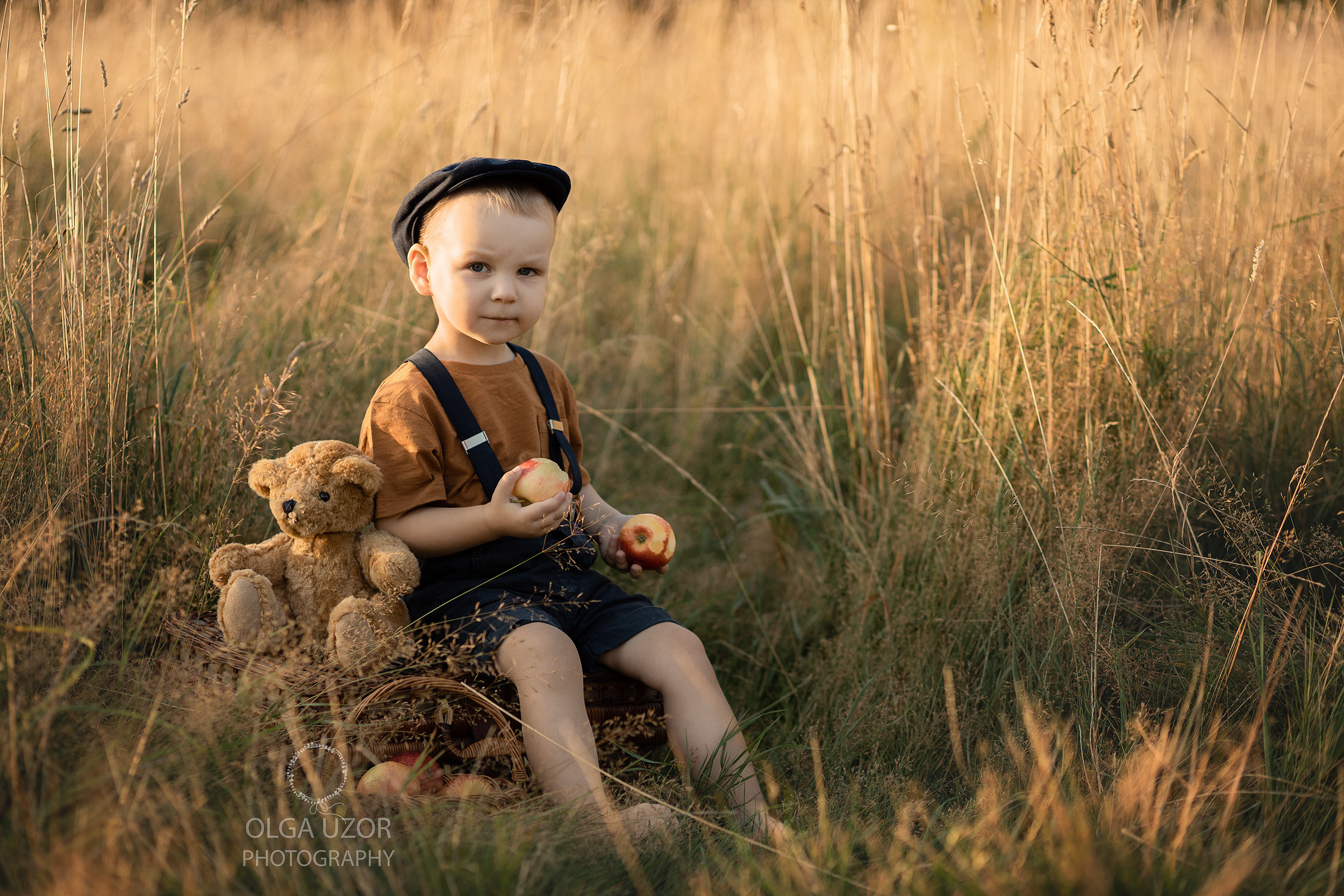 Fine art photography. Stevenage, Hertfordshire family, maternity and newborn photographer