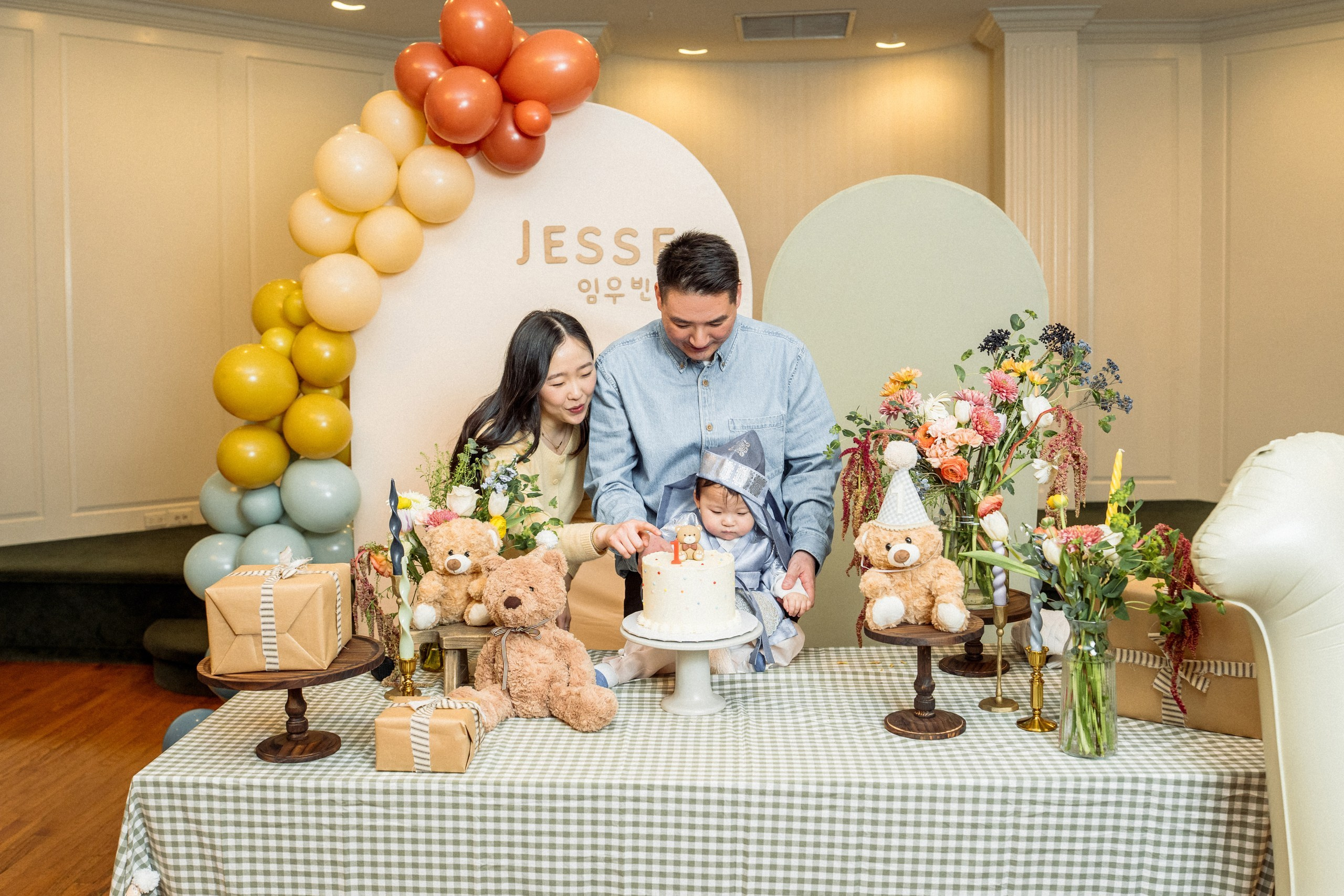 Jesse’s 1st birthday. Alisa Tant — Family and newborn photographer Bucks County, Montgomery county, Philadelphia, NJ