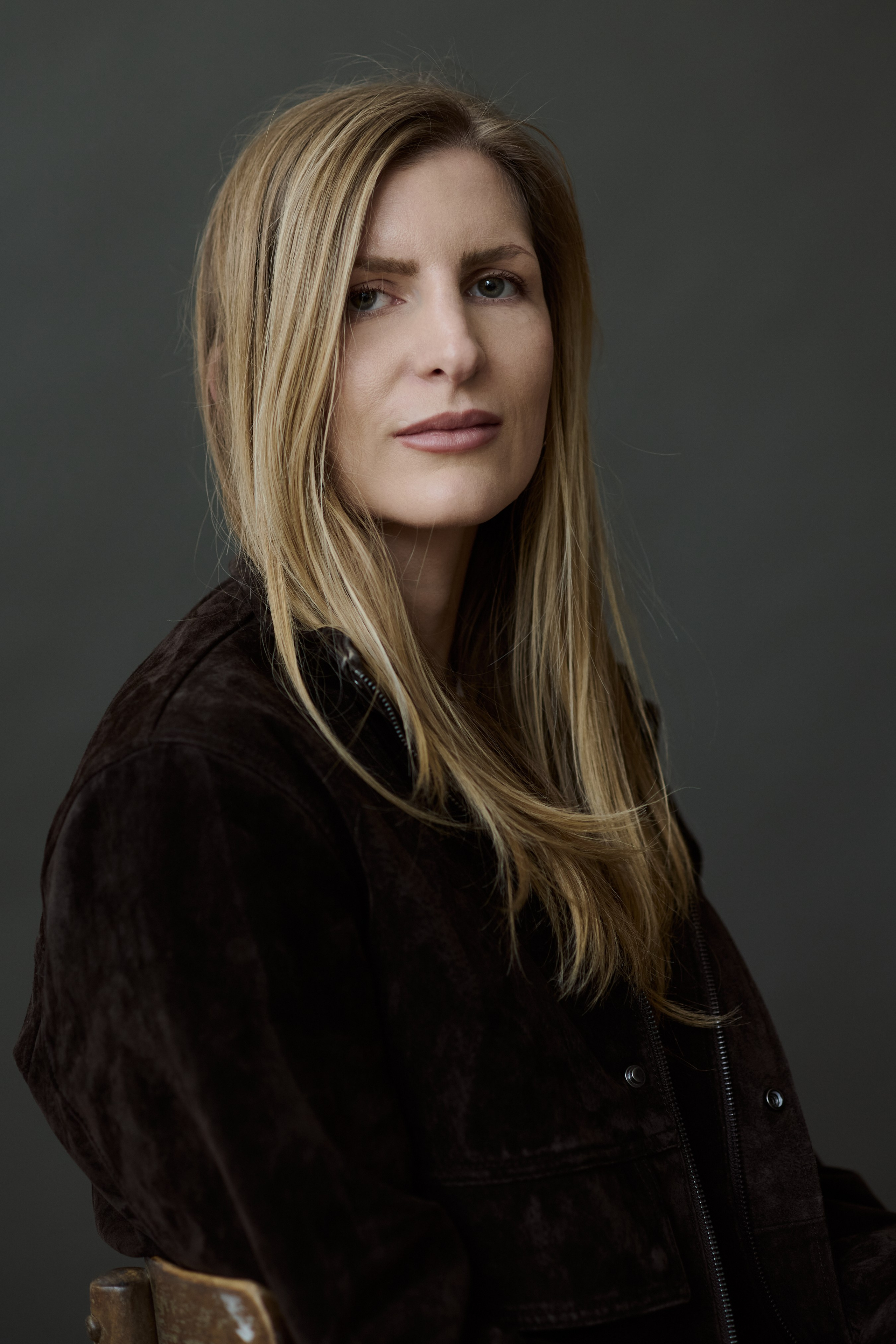 Portrait of Linda in Amsterdam. Portrait Photographer in Brussels & Amsterdam — Victoria Ushkanova