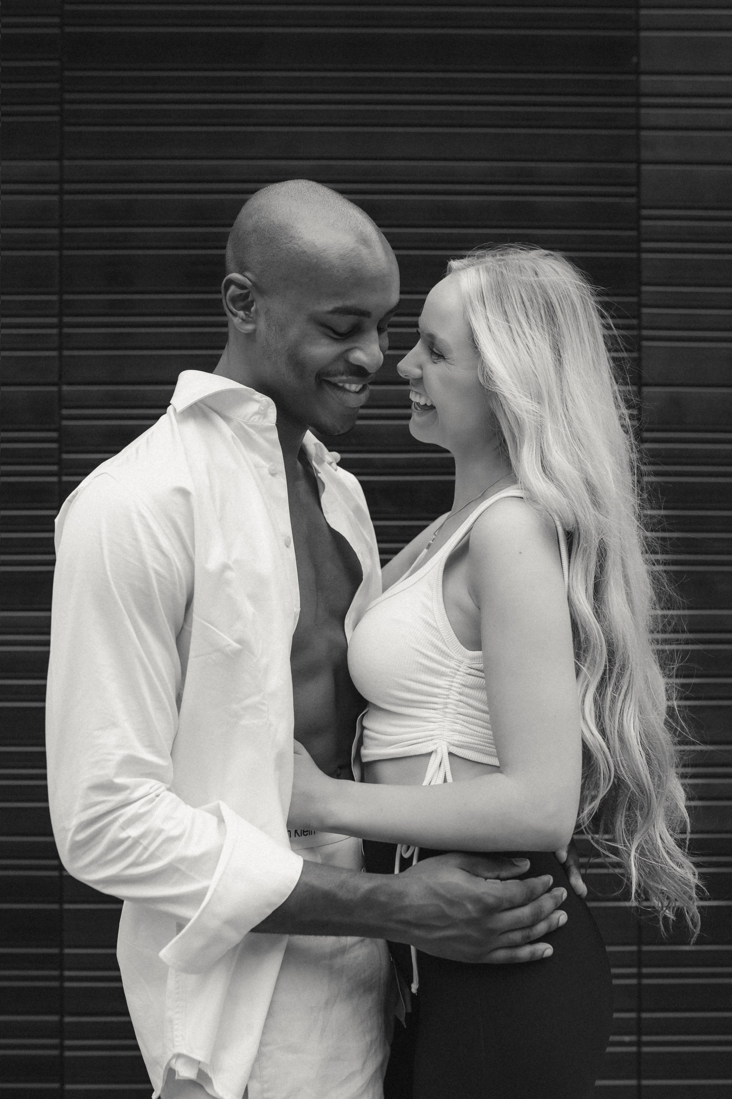 Lovestory in Münster. Schwarz-weiß Fotografie in Münster. Fotografin Viktoria Roschen