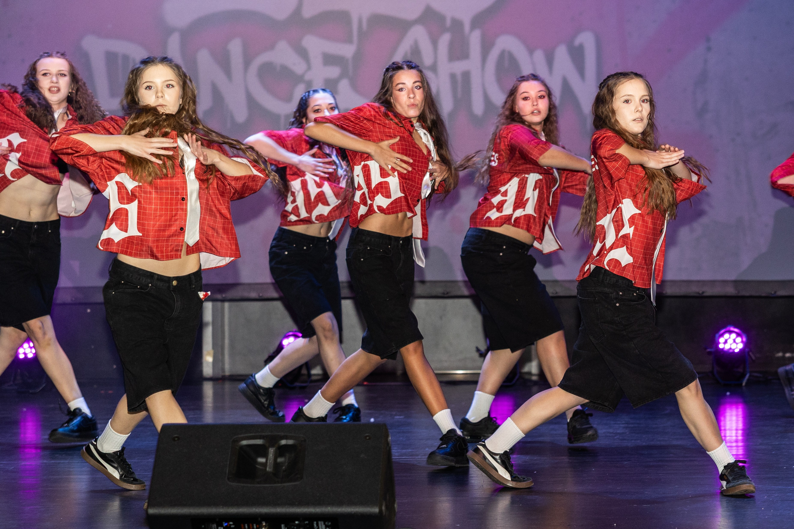 LEO DANCE SHOW WINTER 2025. Семейный и детский фотограф в Варшаве Мила Бобровская