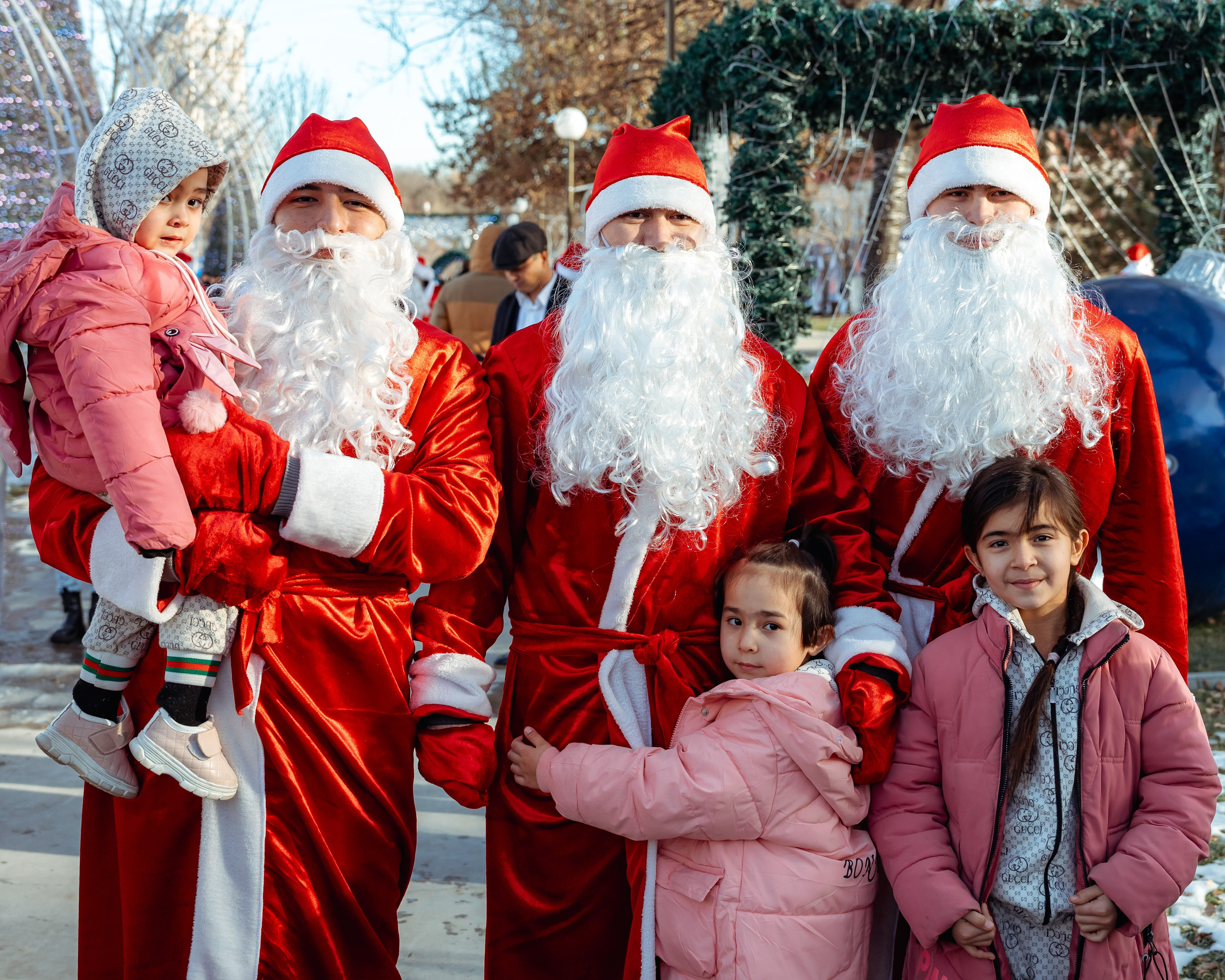 Парад Дедов Морозов. Георгий Намазов | Фотограф в Ташкенте