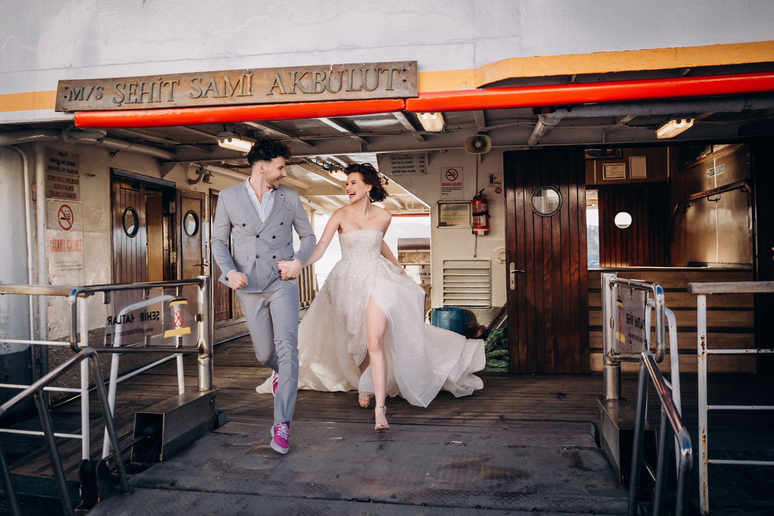 Bride and groom kissing near the Bosphorus – wedding photography Europe.