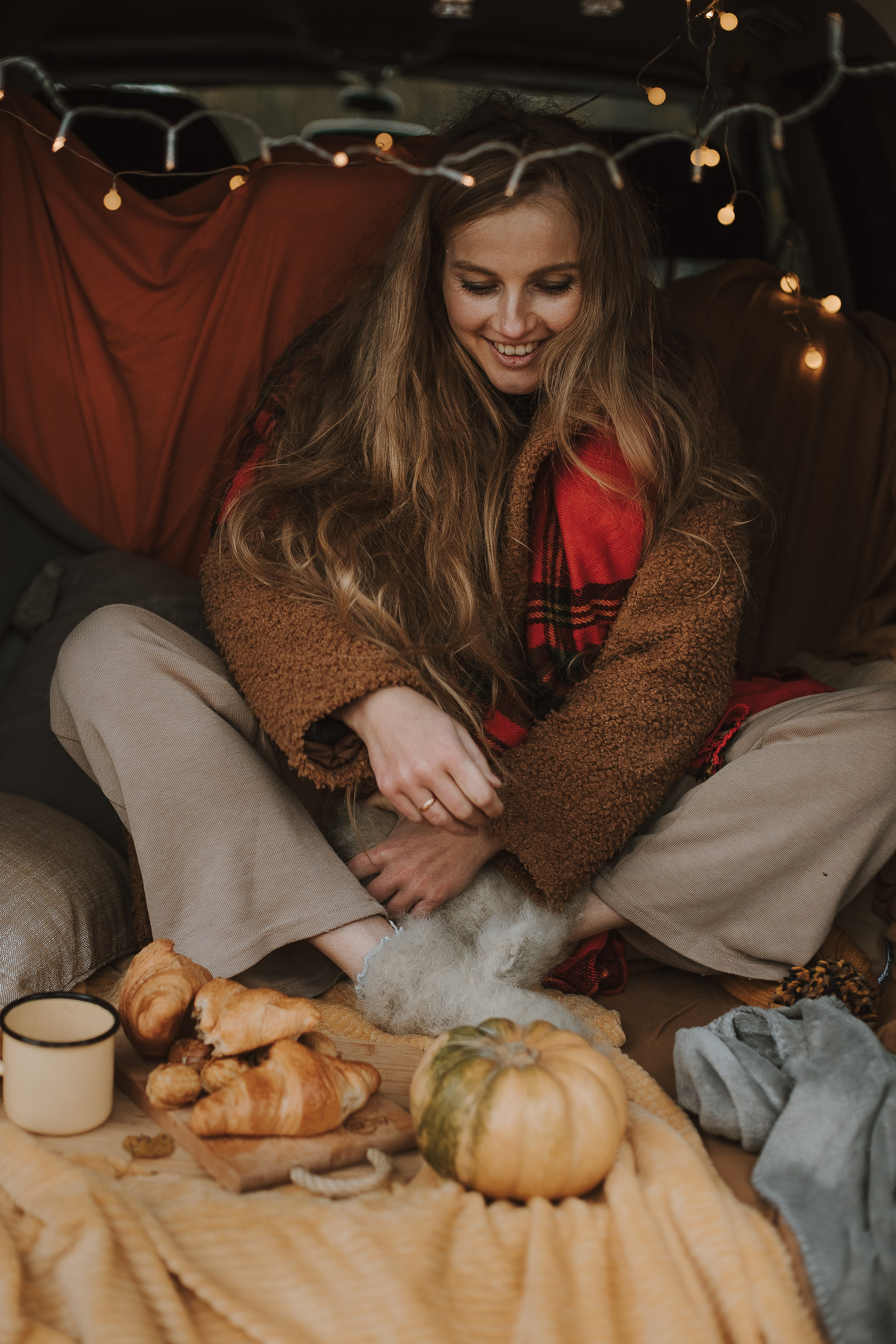 Rudens fotosesija ar mašīnu. Fotogrāfs Rīgā — Katerina Gordik
