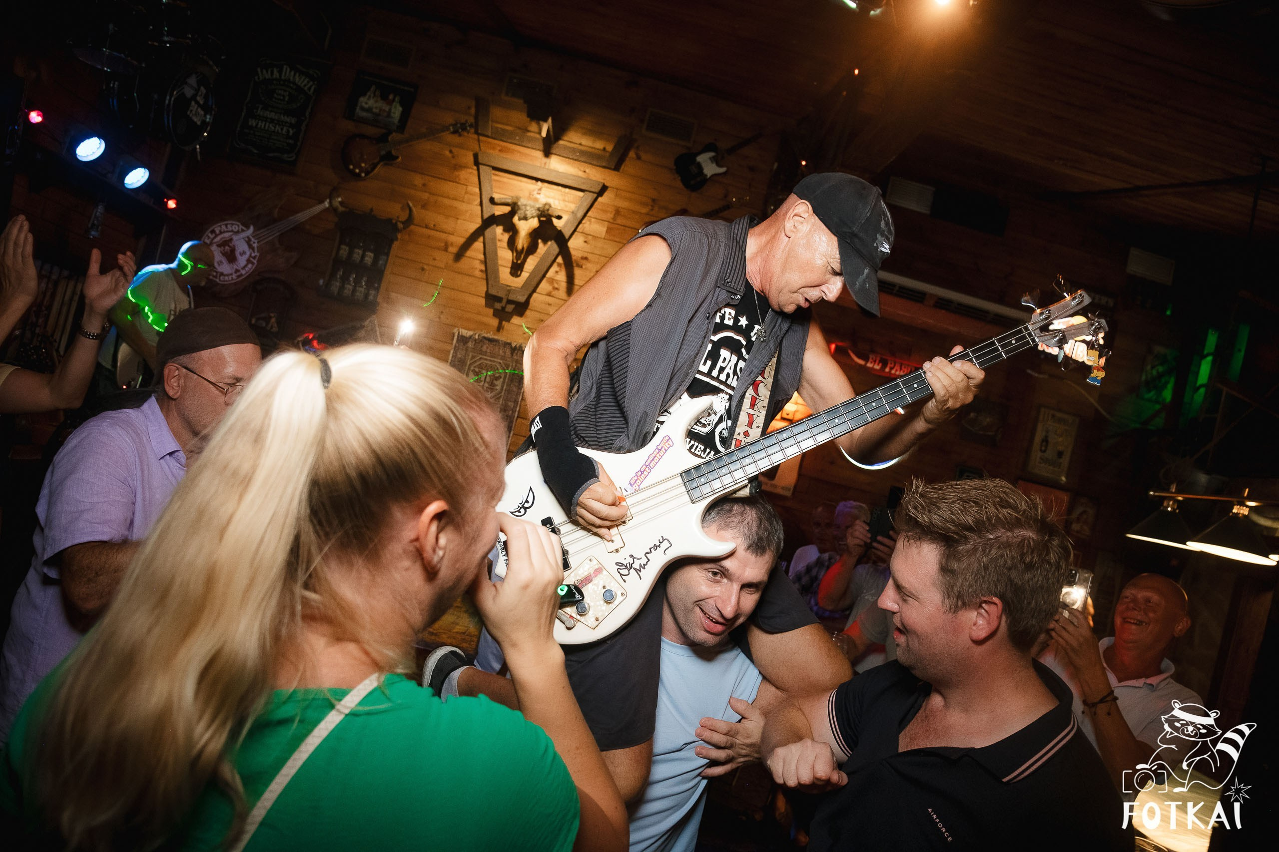 FOTKAI — guía mediática por las ciudades de España: fotos de eventos y conciertos, agenda, entrevistas