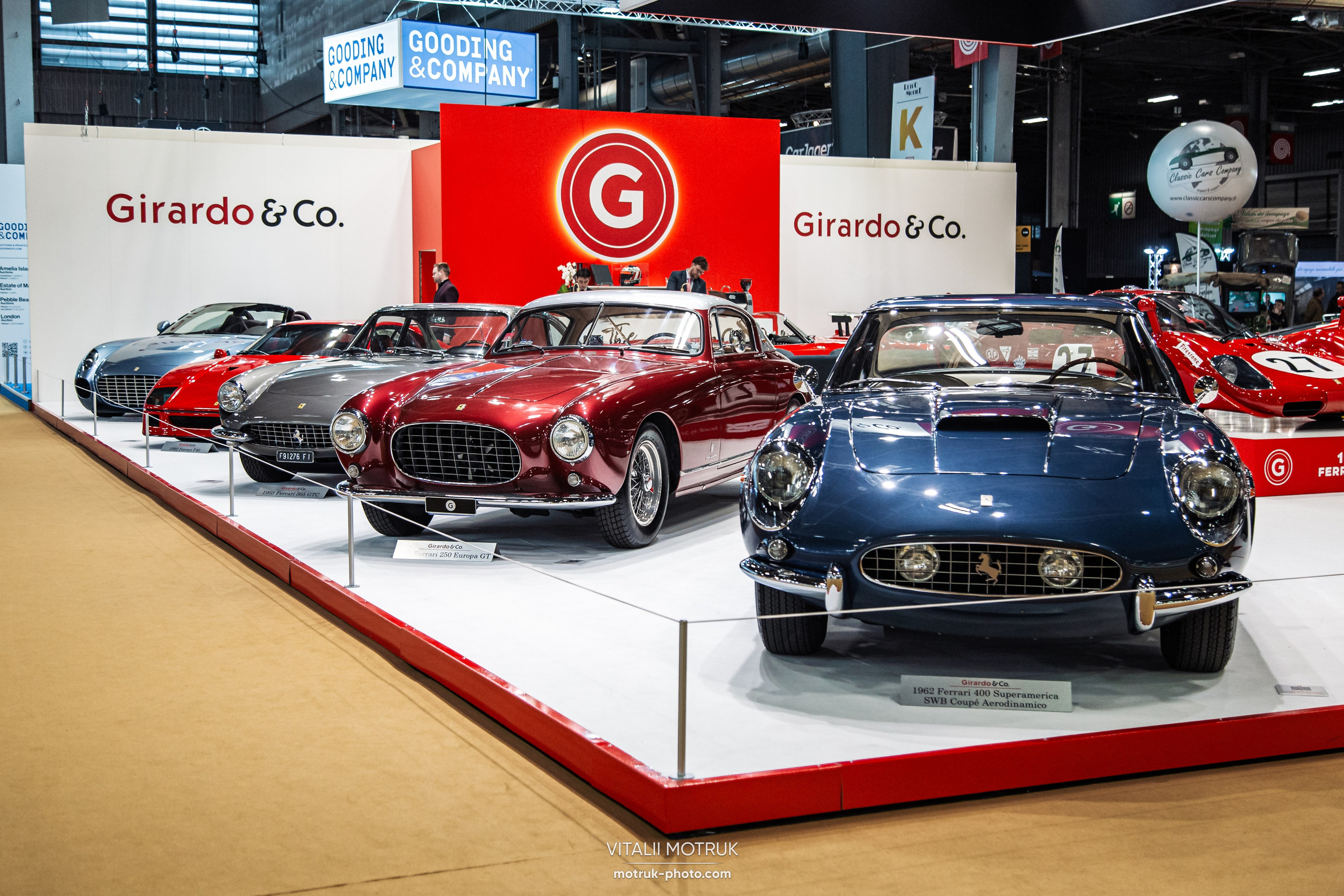 Retromobile. Photographe de voitures à Paris — Vitalii Motruk