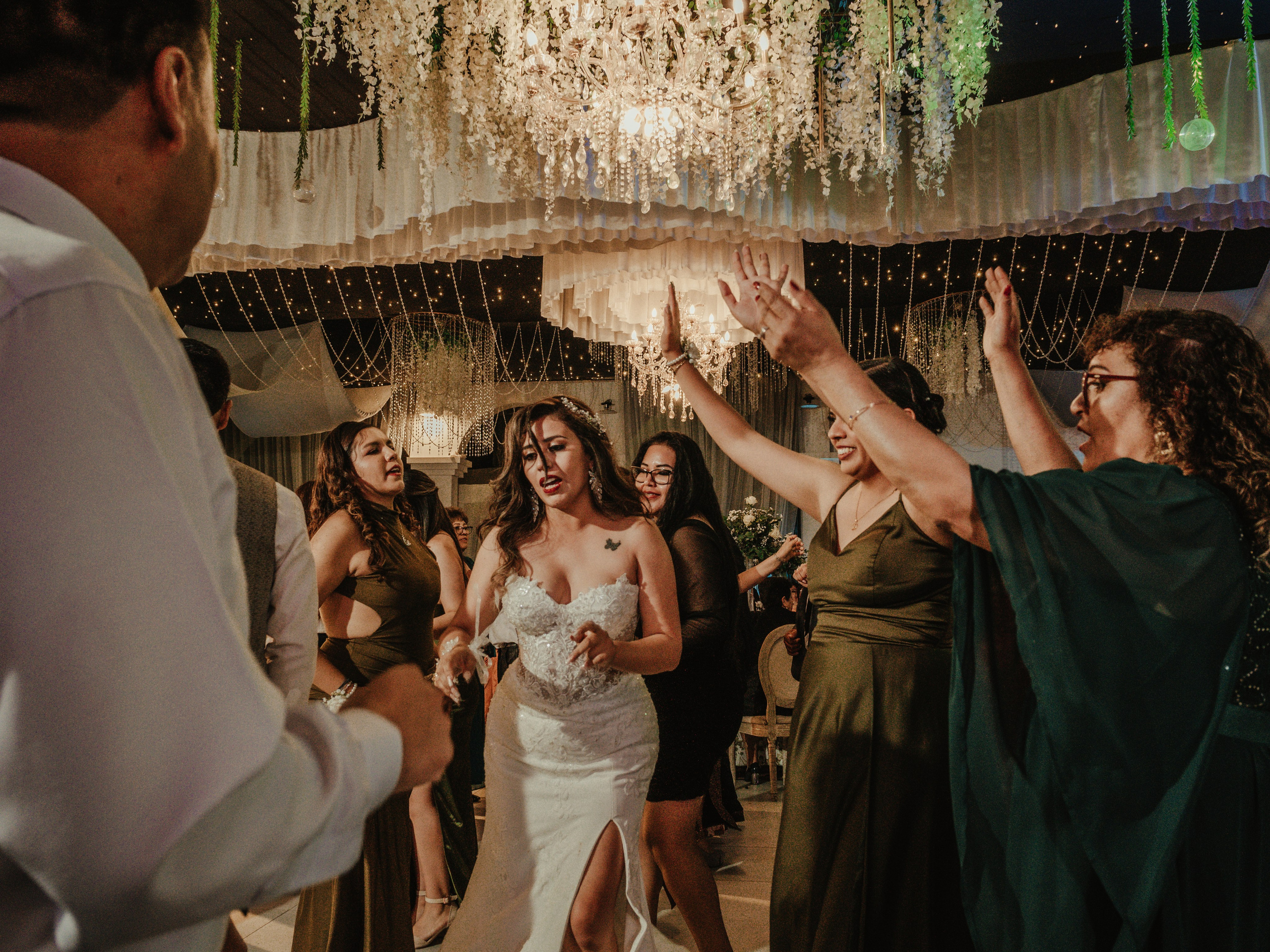 CARLA Y MARIO BODA RELIGIOSA. Studio KVTA | Fotografía y Video de Bodas en Arequipa