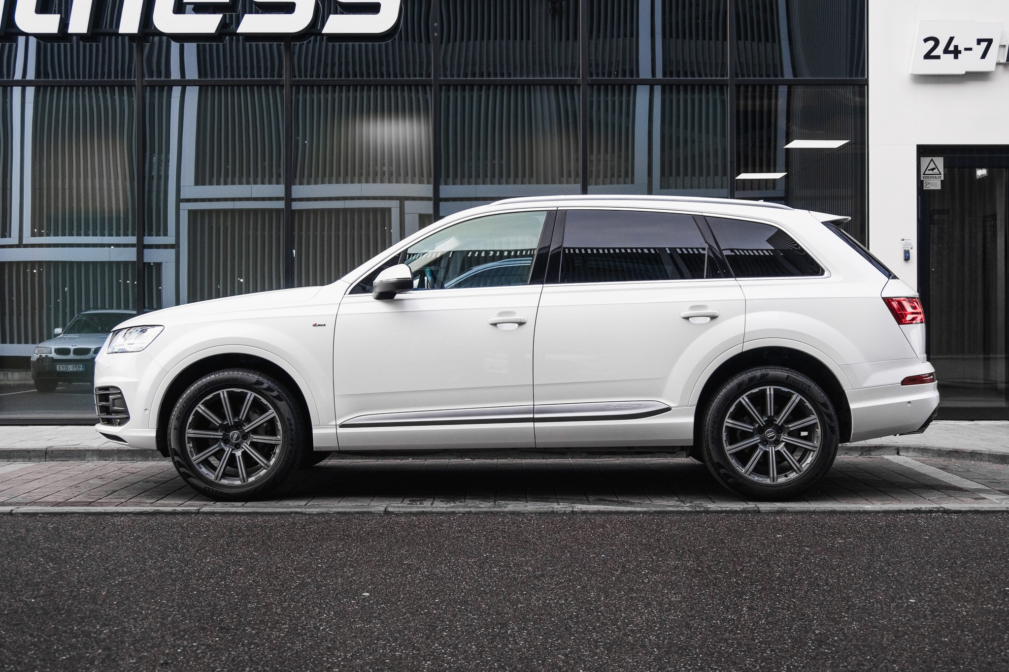 AUDI Q7. LOHA VISUALS — AUTOMOTIVE PHOTOGRAPHY