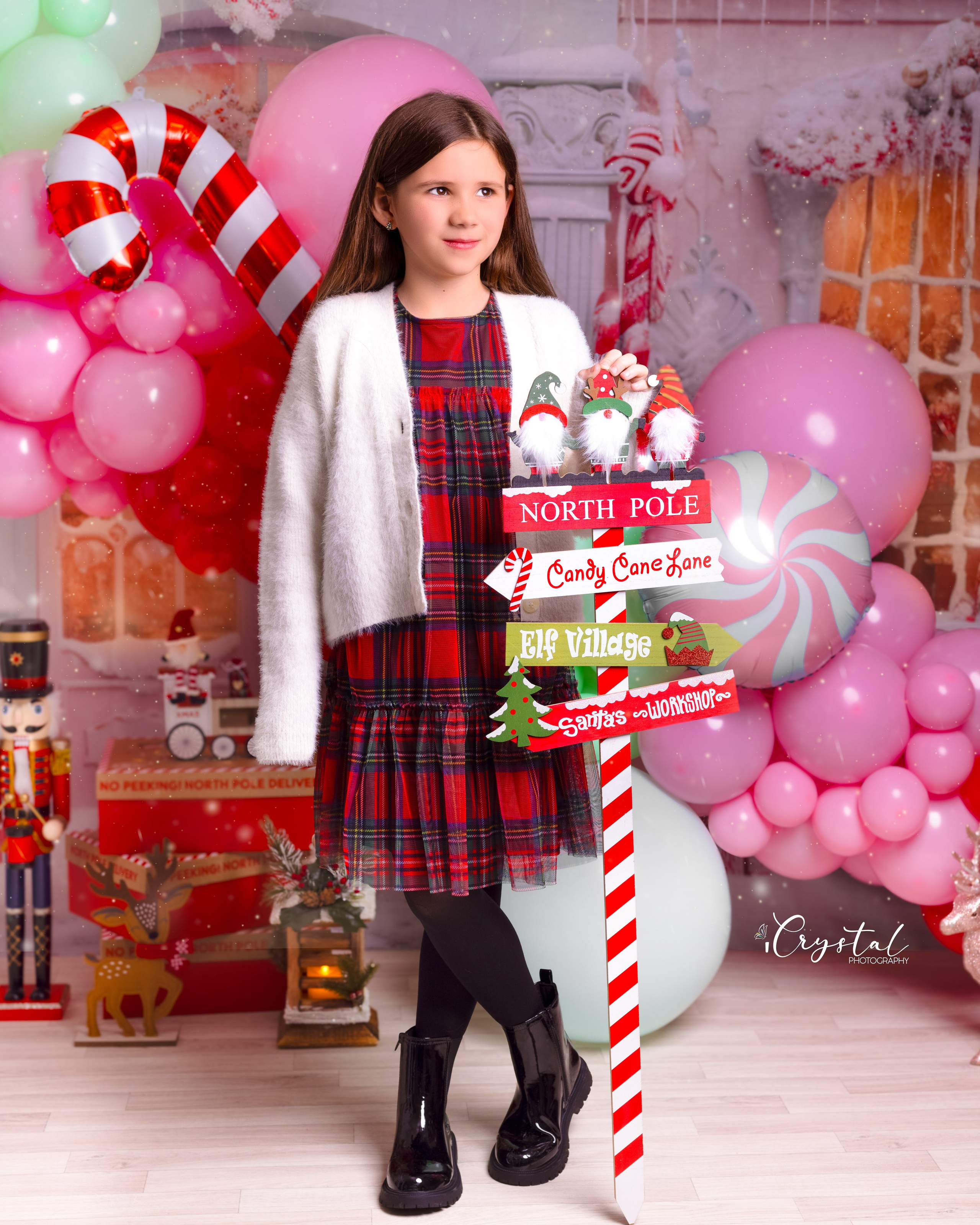 Mini Christmas. Children, Maternity and Family Portrait Photographer in Manchester, UK