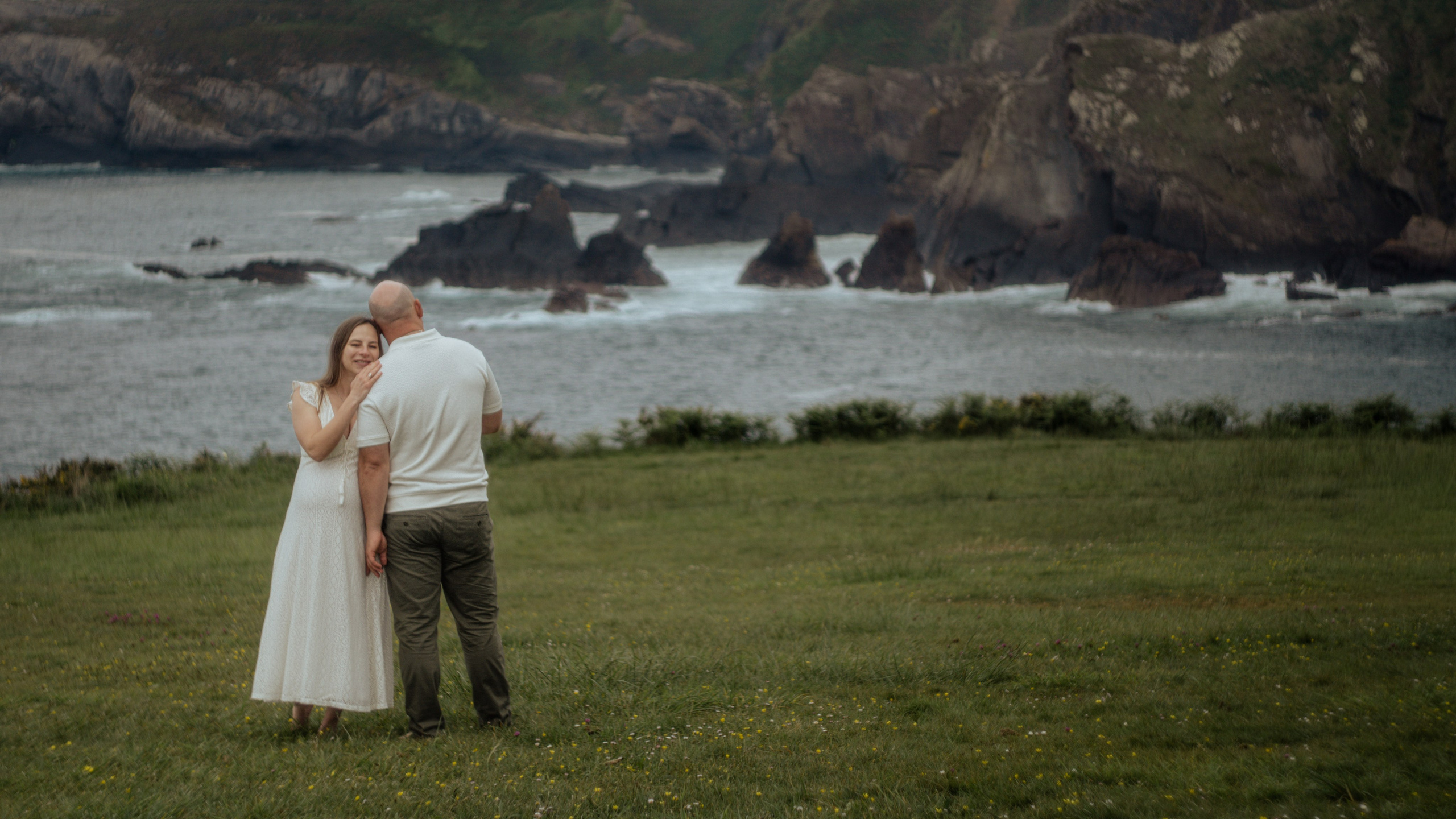 A Calm Maternity Story by the Sea in Asturias. Intimate moments & heartfelt portraits Anna Luchina