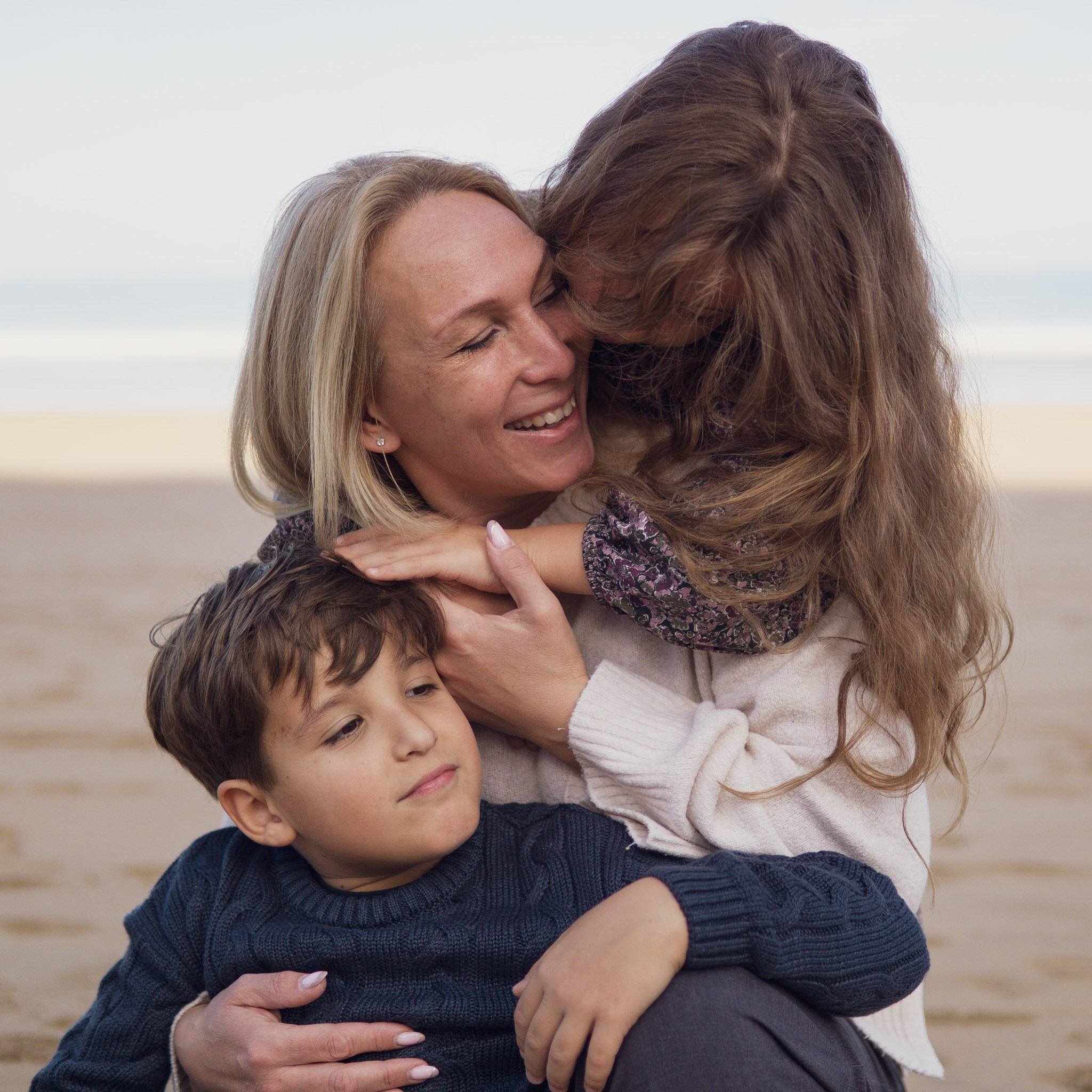Beach Photoshoot with Mom & Twins | Natural Family Portraits