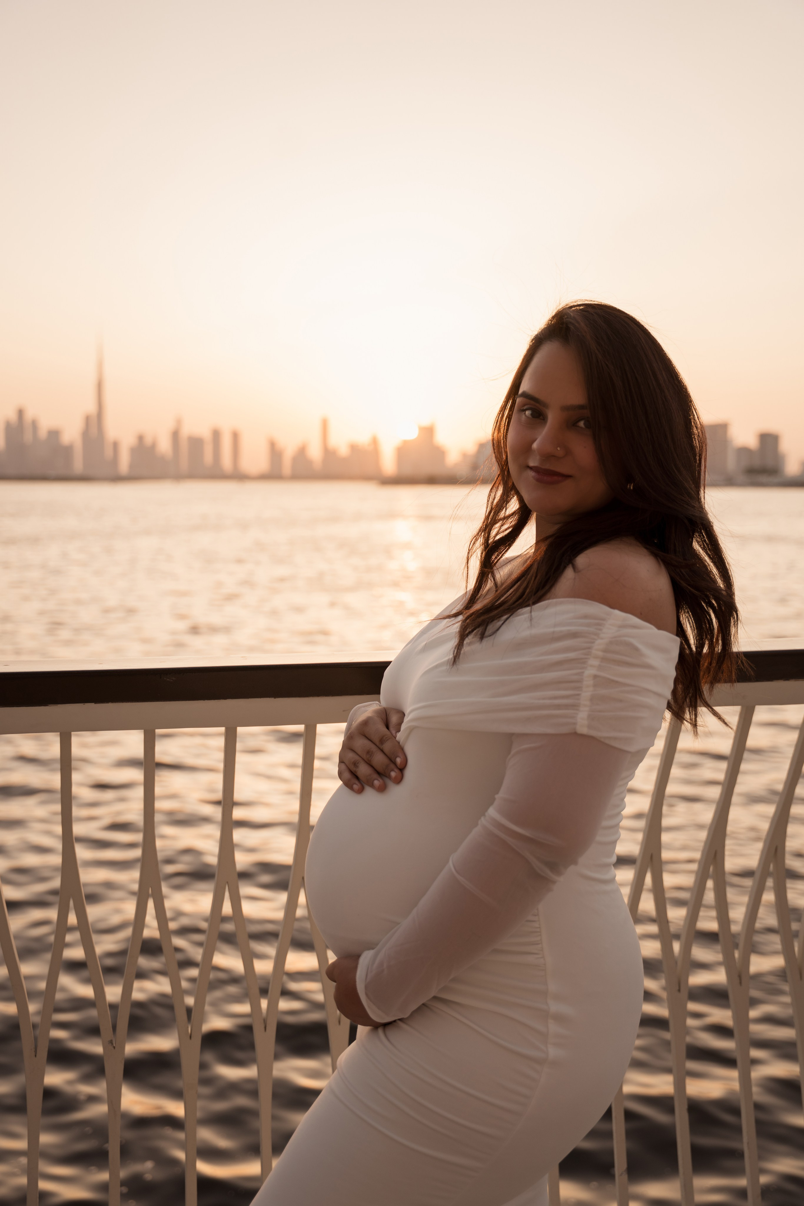 Sunset Symphony of Love. Angela Iakovleva — Family Photographer in Dubai