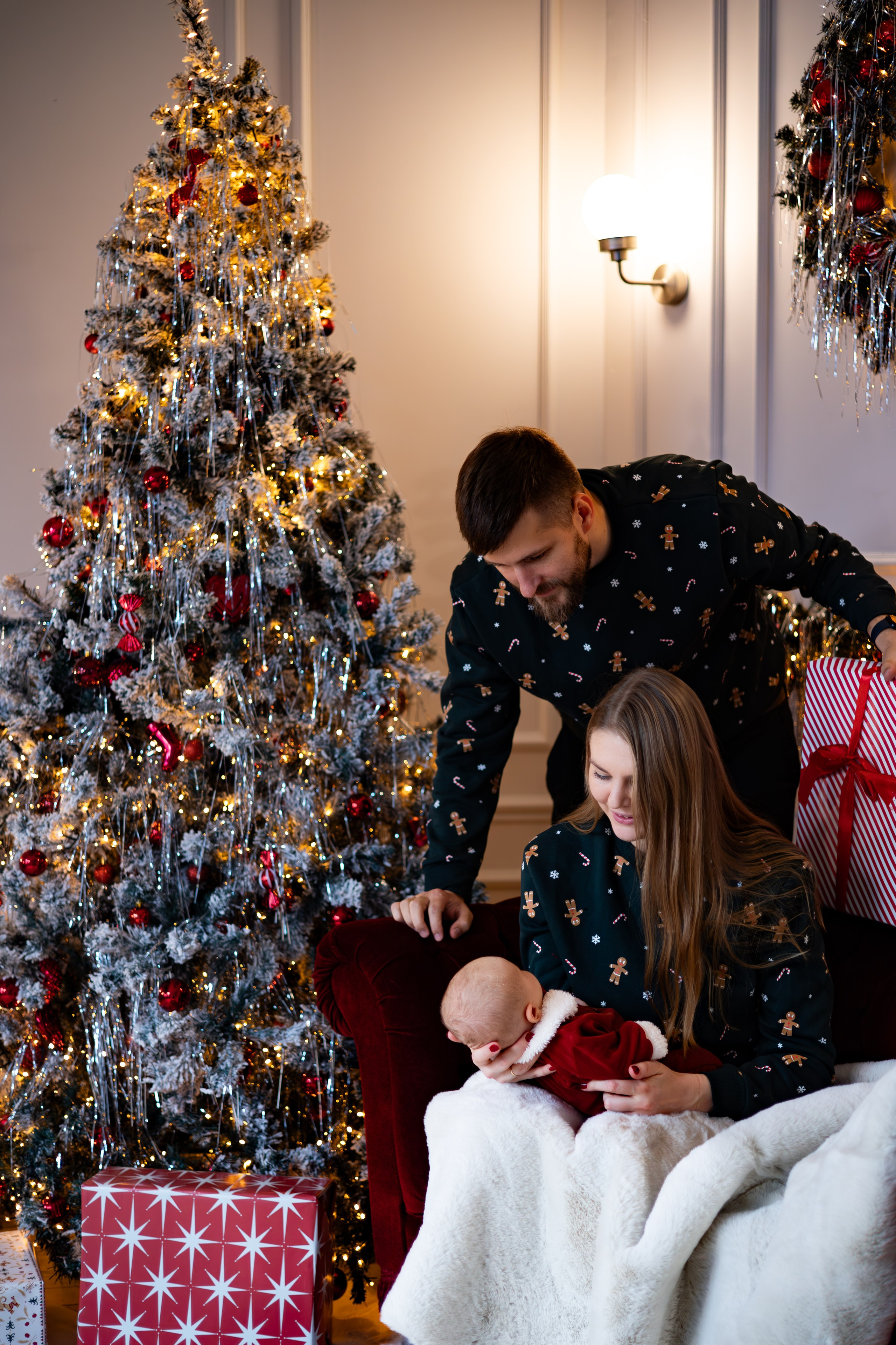 Ziemassvētku fotosesija. Portretu fotosesija Rīgā| Biznesa portretu foto | Korporatīvās un darbinieku fotosesijas | Pasākumu fotogrāfs | Produktu fotogrāfs