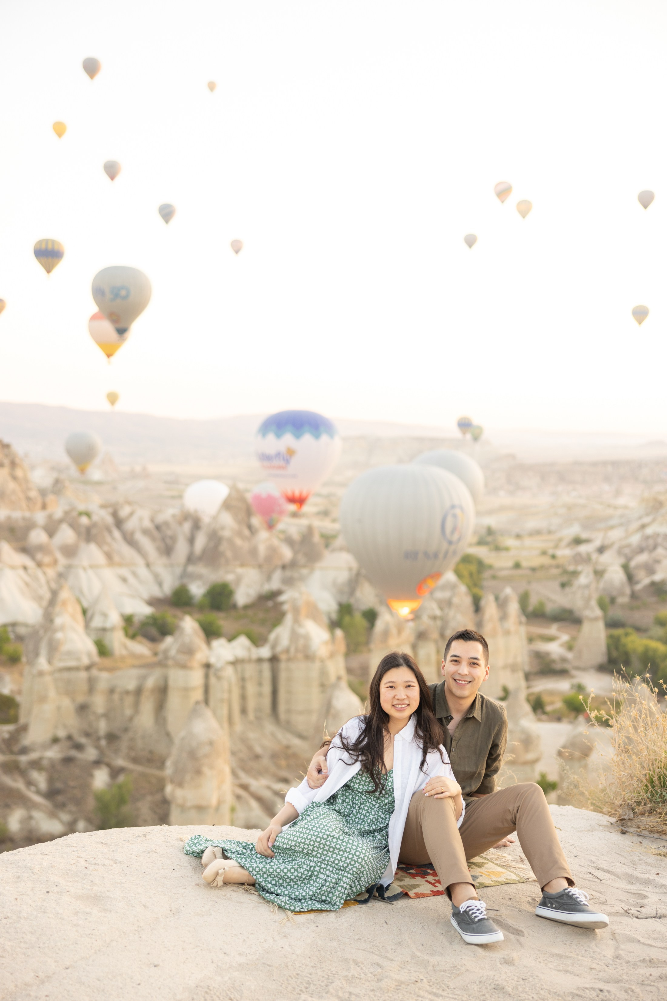 Romantic Love Story Photoshoot with Hot Air Balloons in Cappadocia. Julia Ganch I Fashion Wedding Photography I Cappadocia Turkey