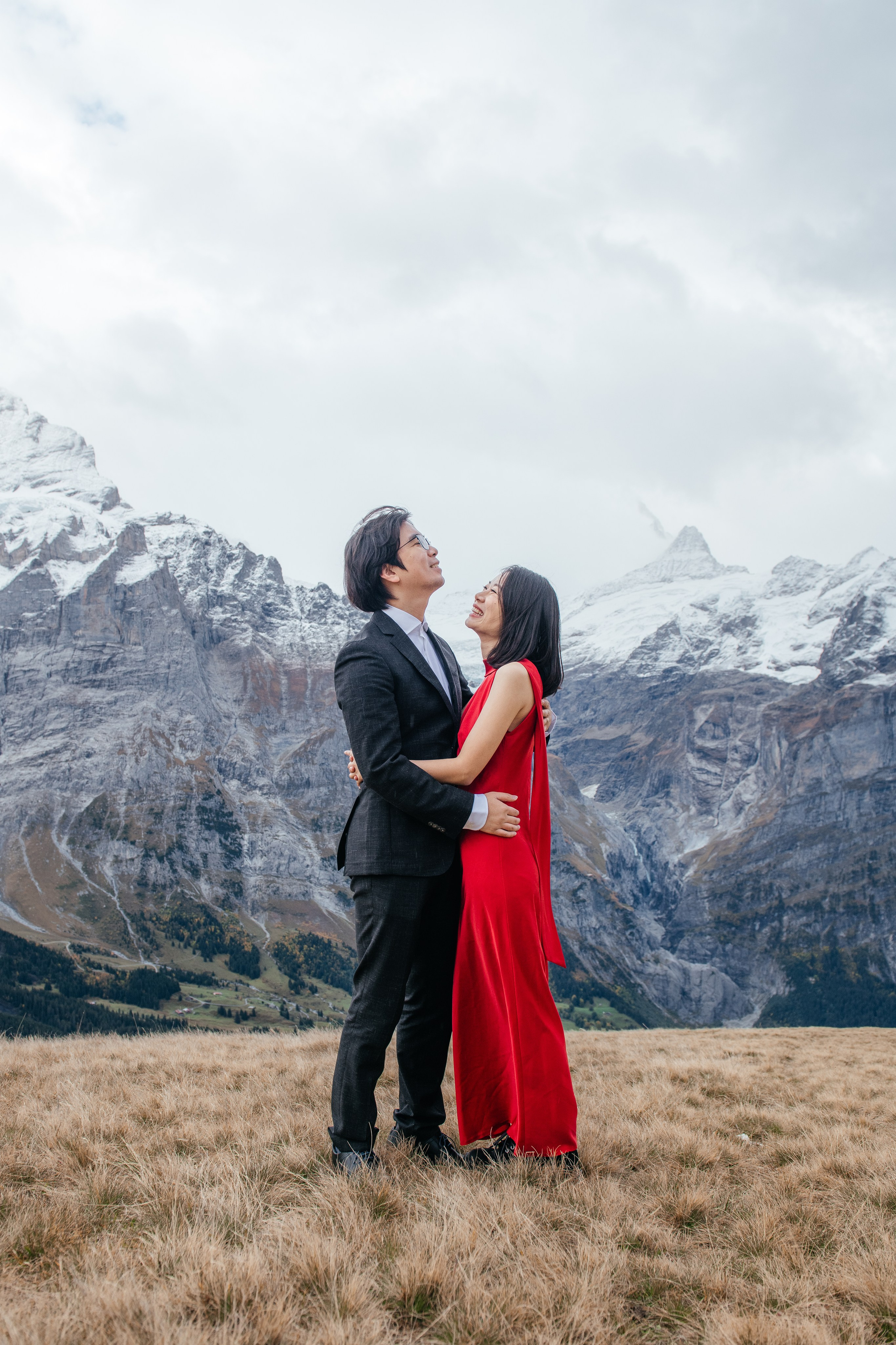 Kaiwen & Xiaoming Grindelwald, Switzerland. I am Elena Altendorfer. Wedding photographer in Zurich and Switzerland