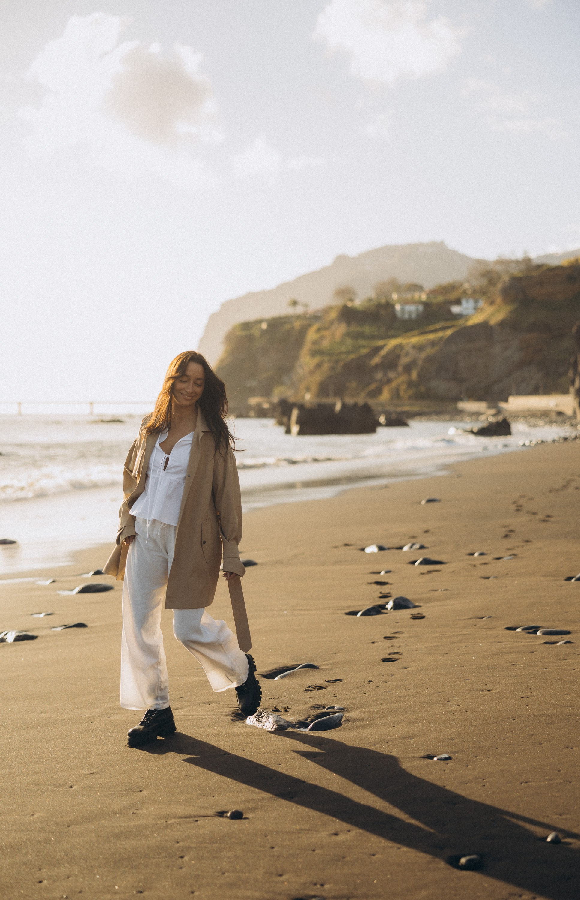 Romantic sunset photoshoot featuring a couple at Madeira.