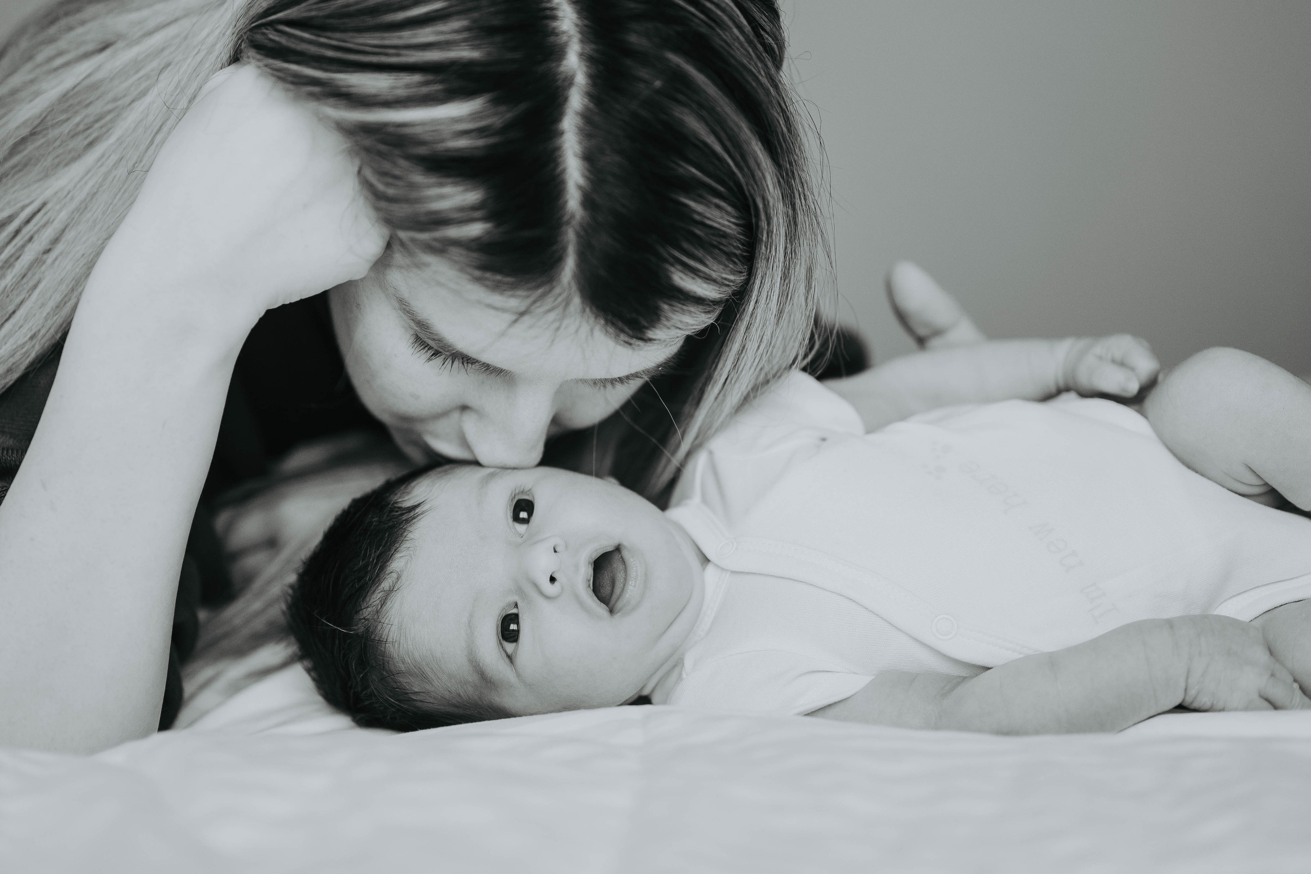 Vuk - fotografisanje bebe kod kuće. Dečiji i porodični fotograf