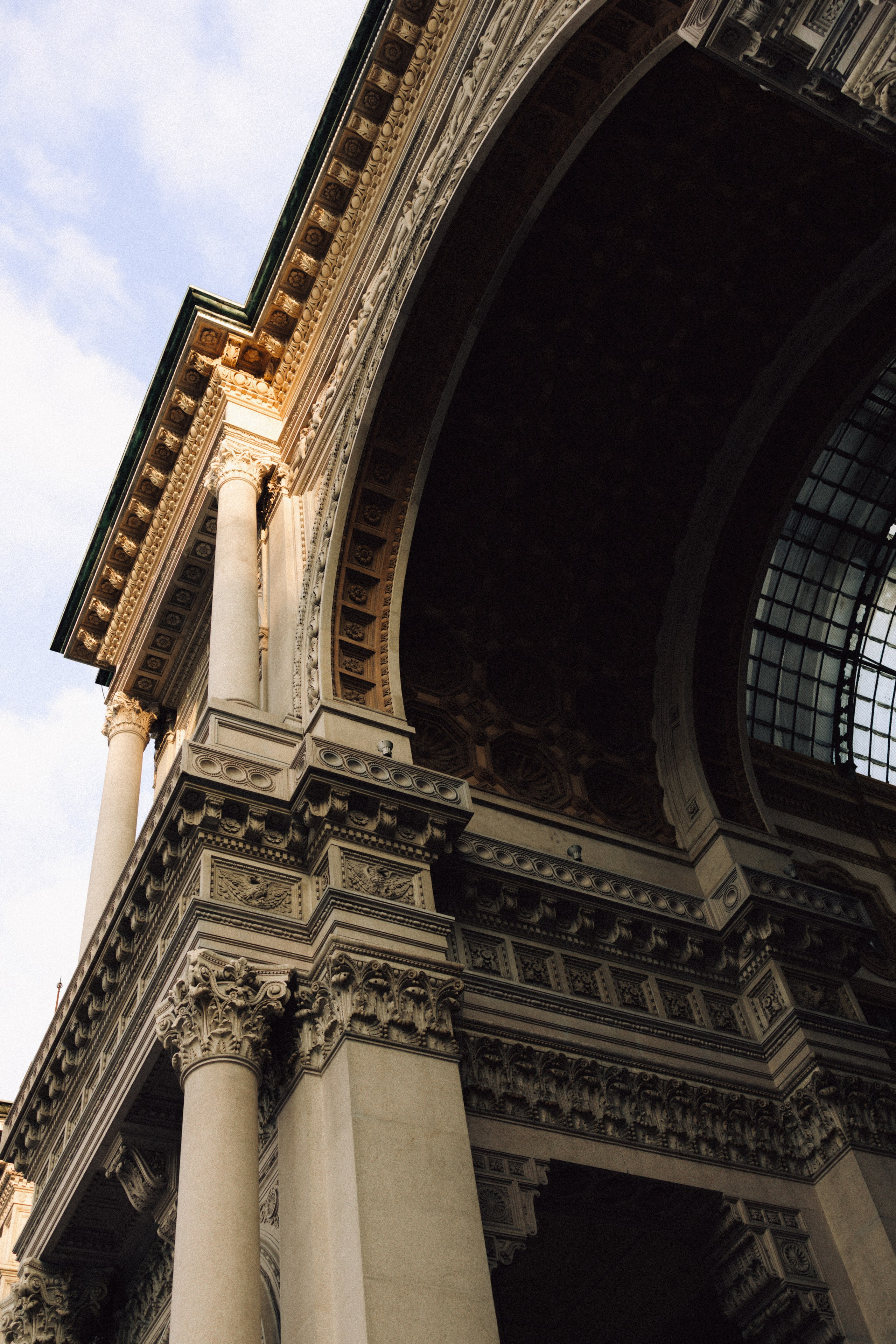 Love Story in Milan. Liza Bizzaro — Italy Wedding, Love Story & Portrait Photographer in Milan, Turin, Piedmont and Across Italy