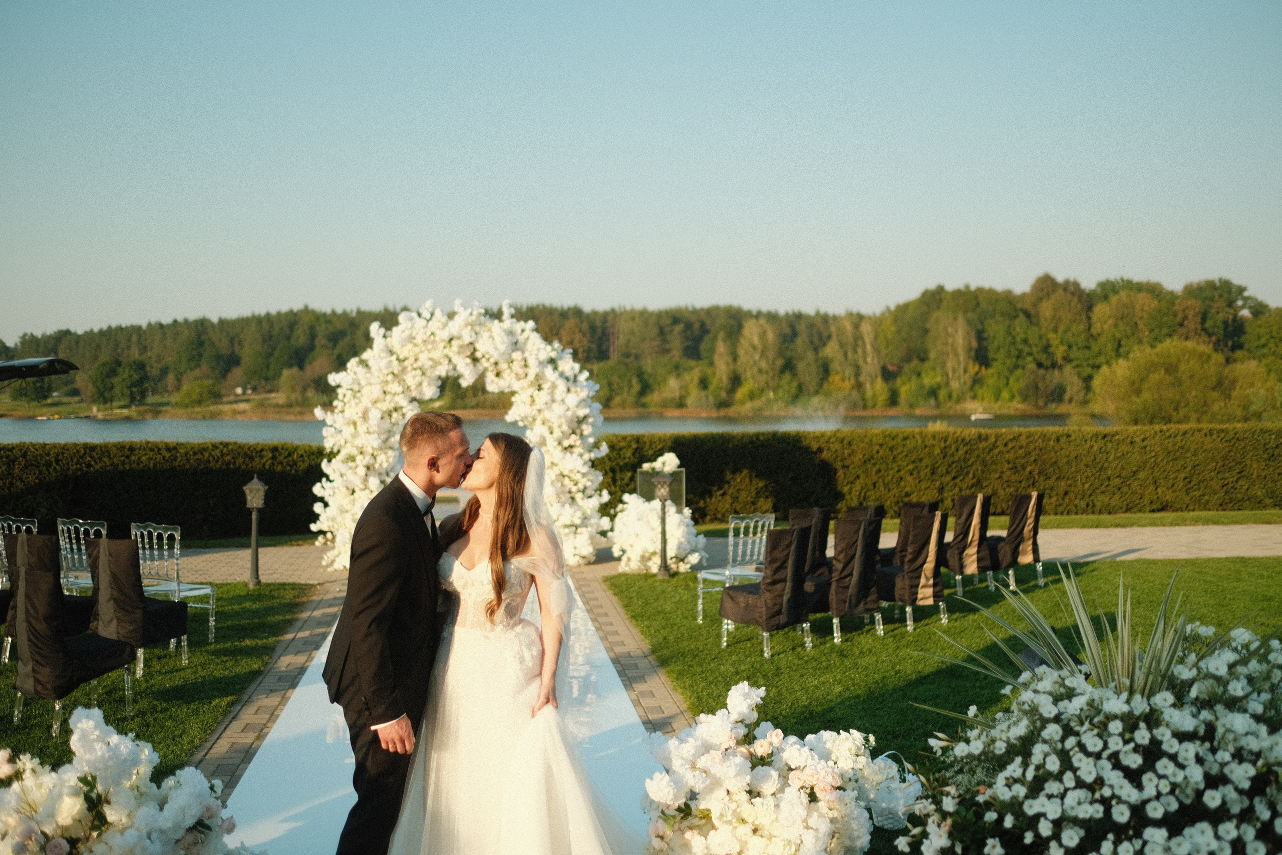 Kāzas uz filmiņu Portra 400. Свадебный фотограф в Риге — Вячеслав Лучненков