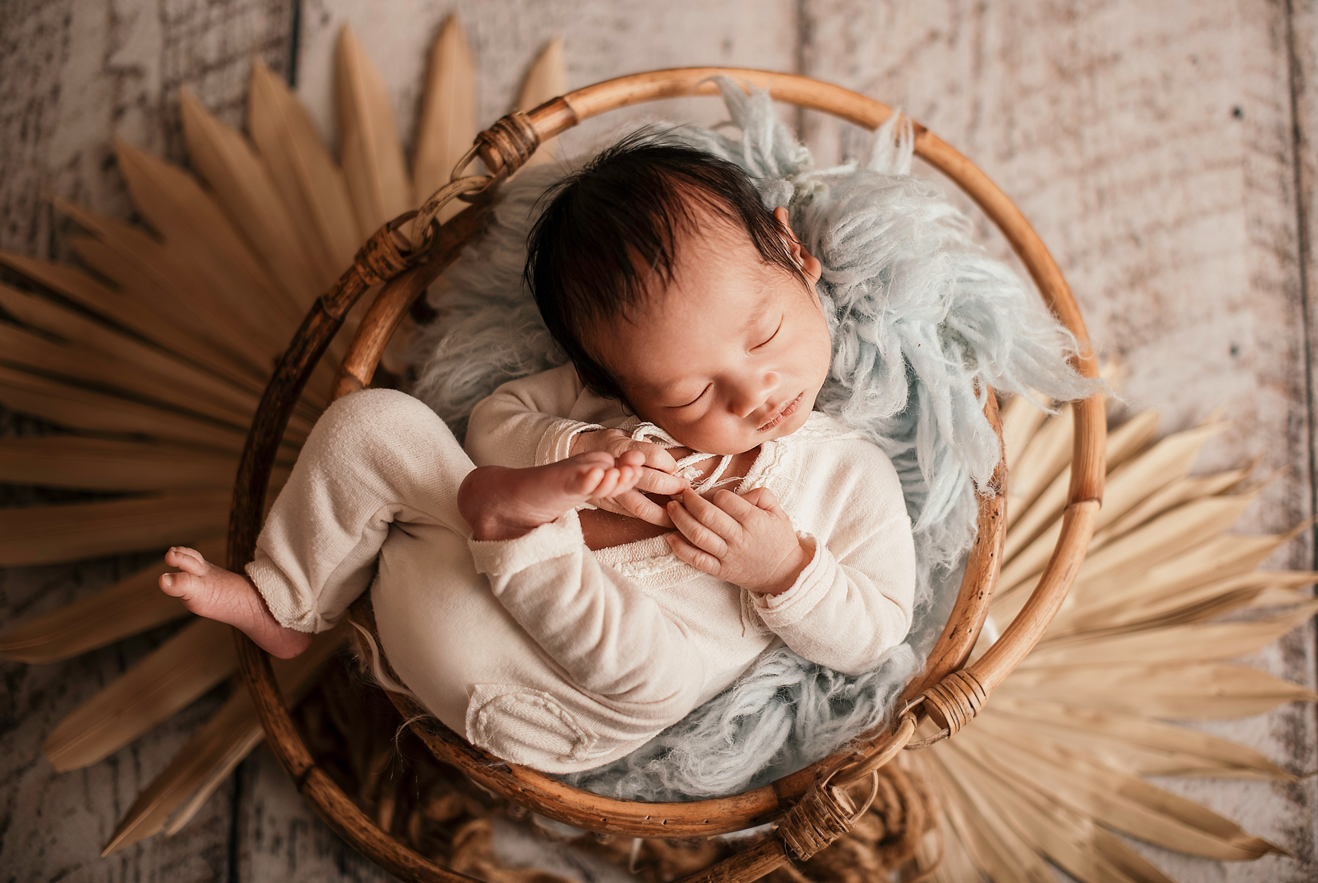 SHAWN. Newborn, pregnancy, family photographer in New Jersey