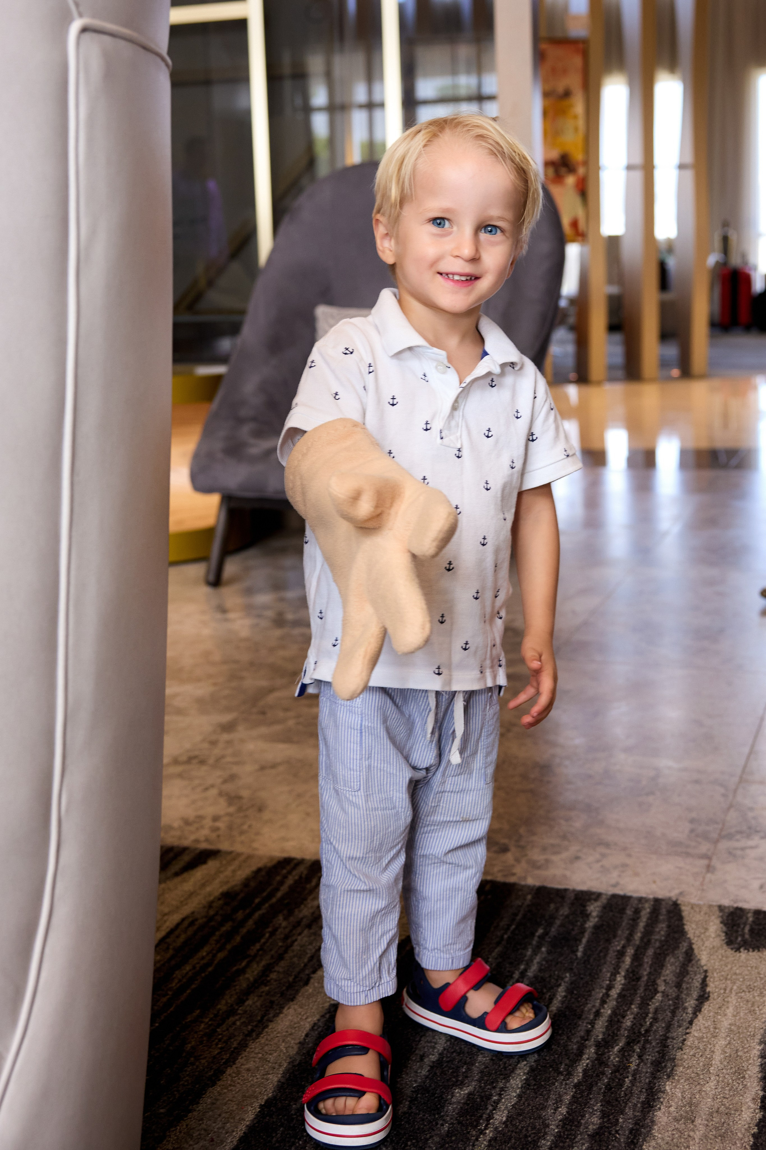 Авторская благотворительная художественная выставка Дианы Бортник. Фотограф Юлия Маковеева