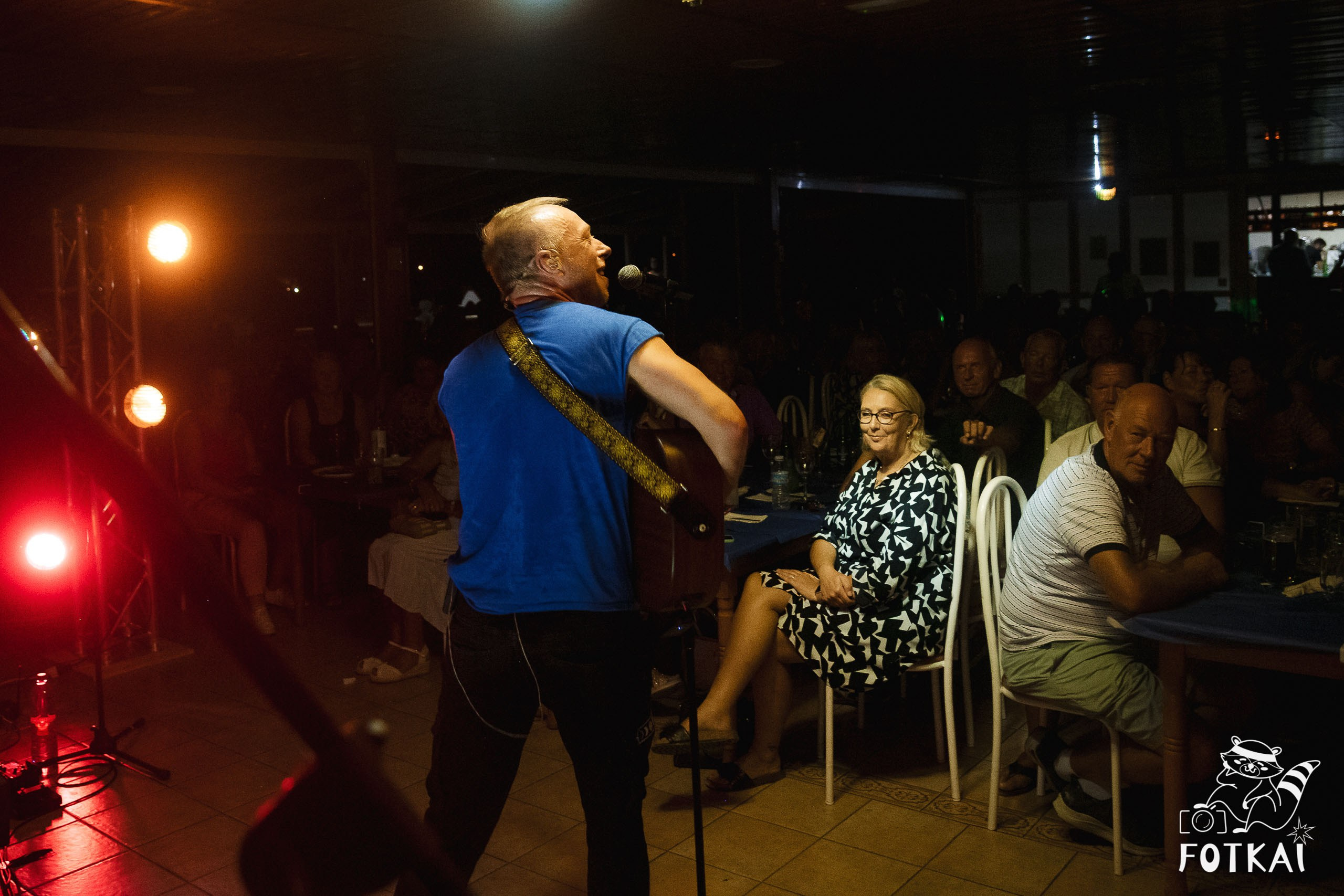 Ultimate Coldplay en Restaurante Los Cucalos: Reportaje fotográfico 17.09.25 | FOTKAI