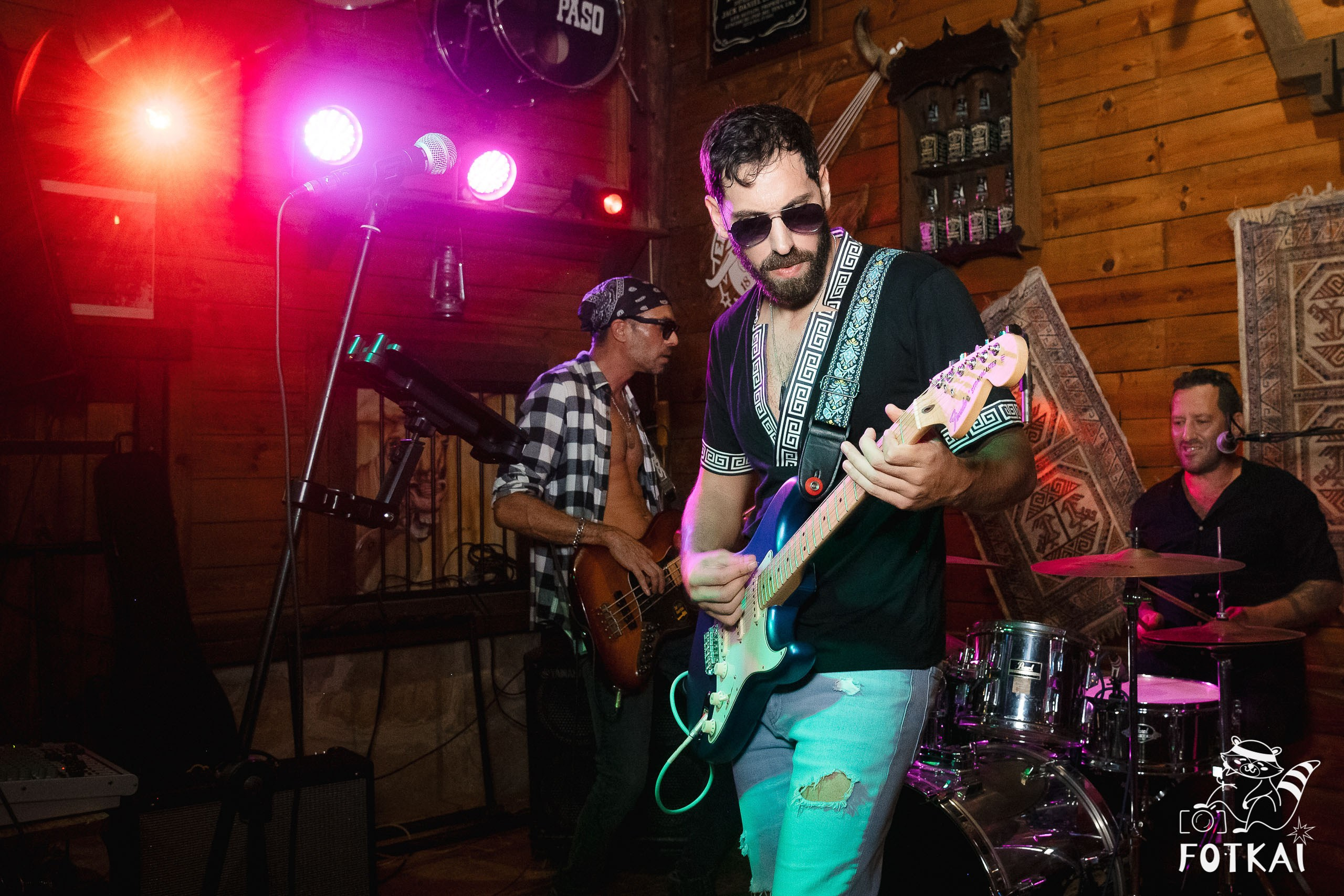 Stones of the Coast en El Paso Rock Bar Torrevieja: Reportaje fotográfico 20.09.25 | FOTKAI