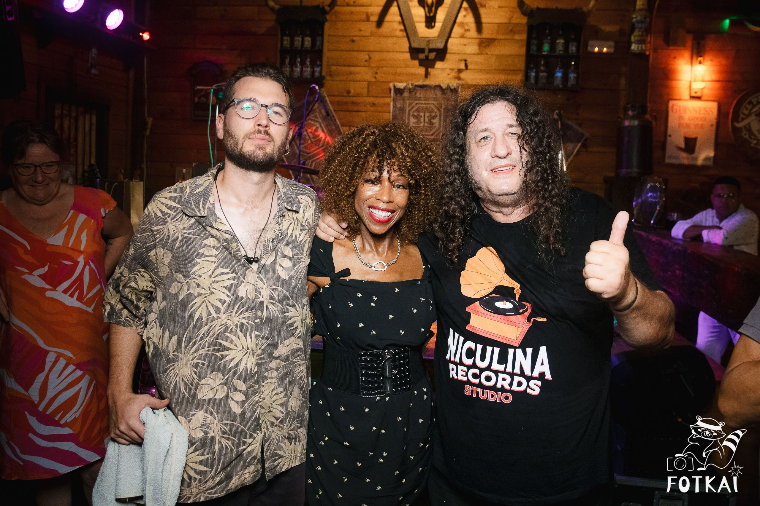 Santi Campillo en El Paso Rock Bar Torrevieja: Reportaje fotográfico 30.08.25 | FOTKAI