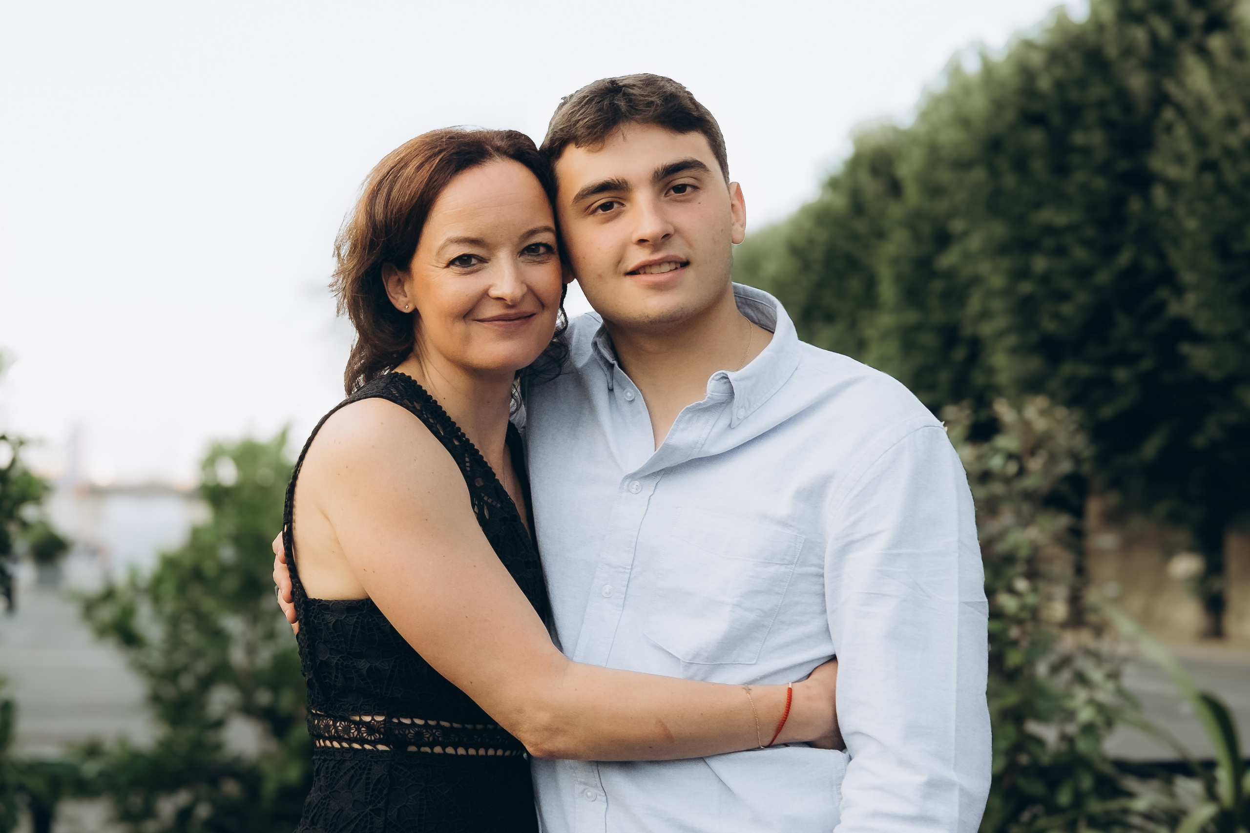 Marie’s Birthday with an Eiffel Tower view. Photographer in Paris Marina Chaput
