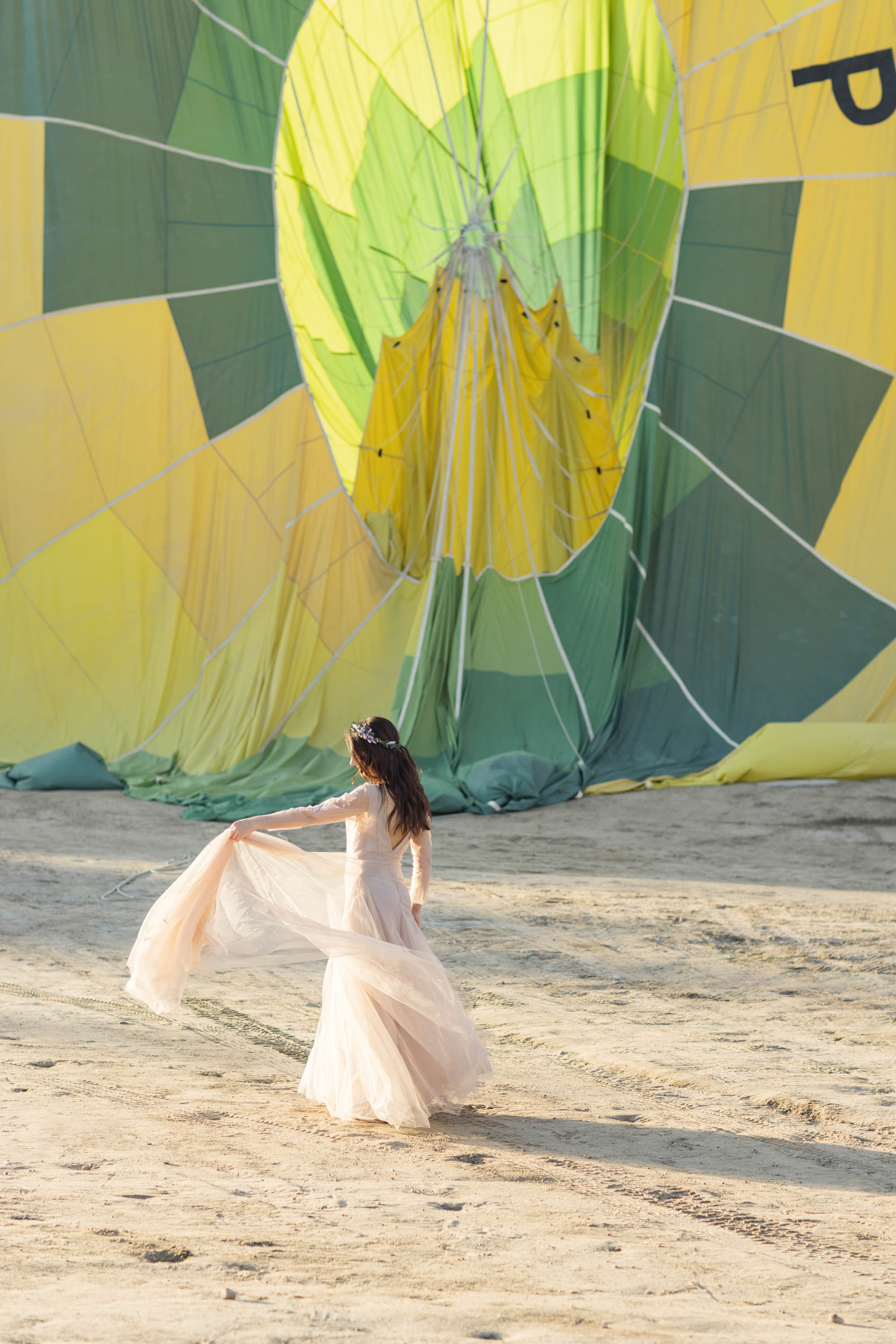 Magical Wedding Photoshoot in Cappadocia: Balloons, Caves, and Valleys. Julia Ganch I Fashion Wedding Photography I Cappadocia Turkey