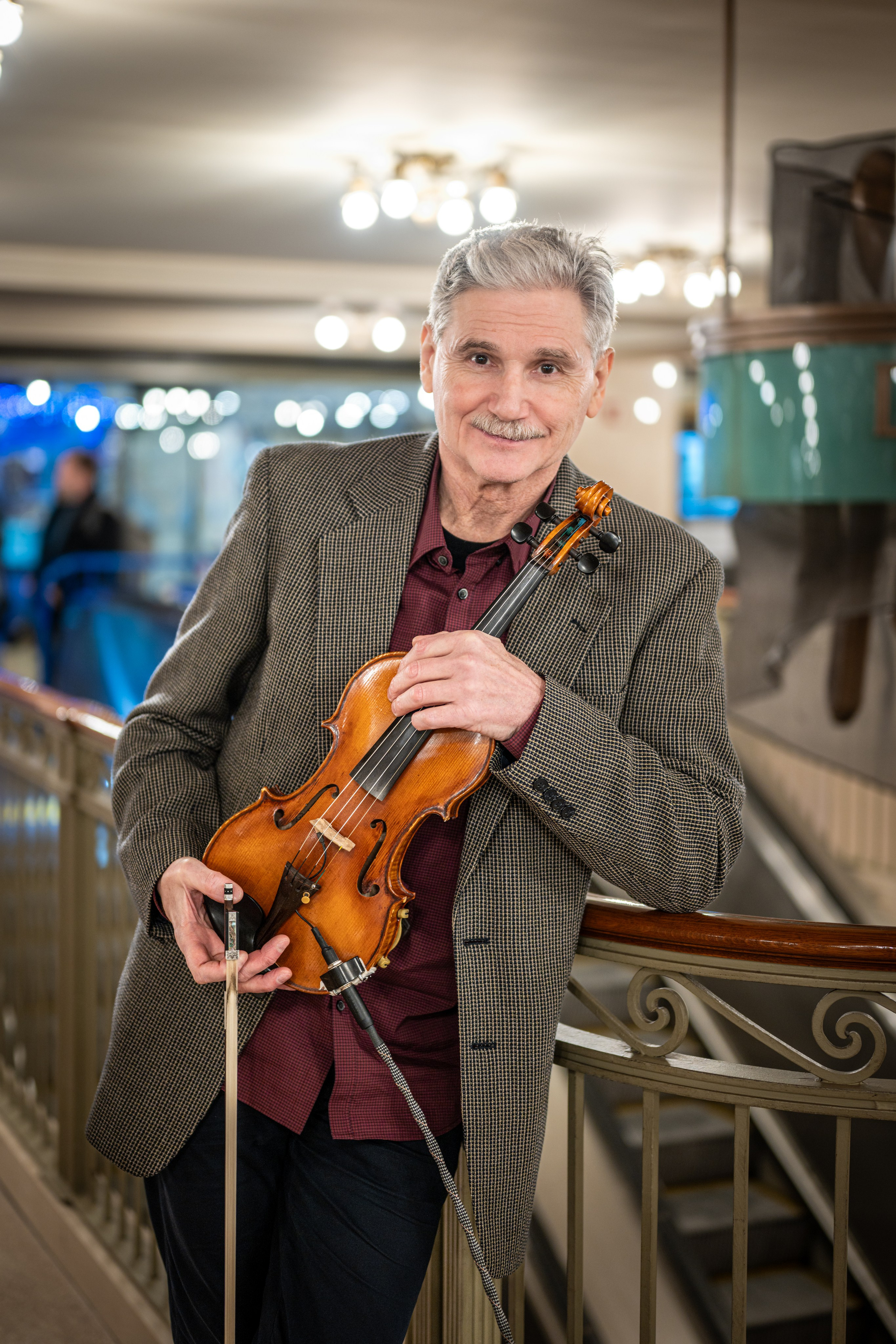 Violinist at Grand Central | NYC Portrait Session. Photography company in NYC — Sirius Proxima Photography