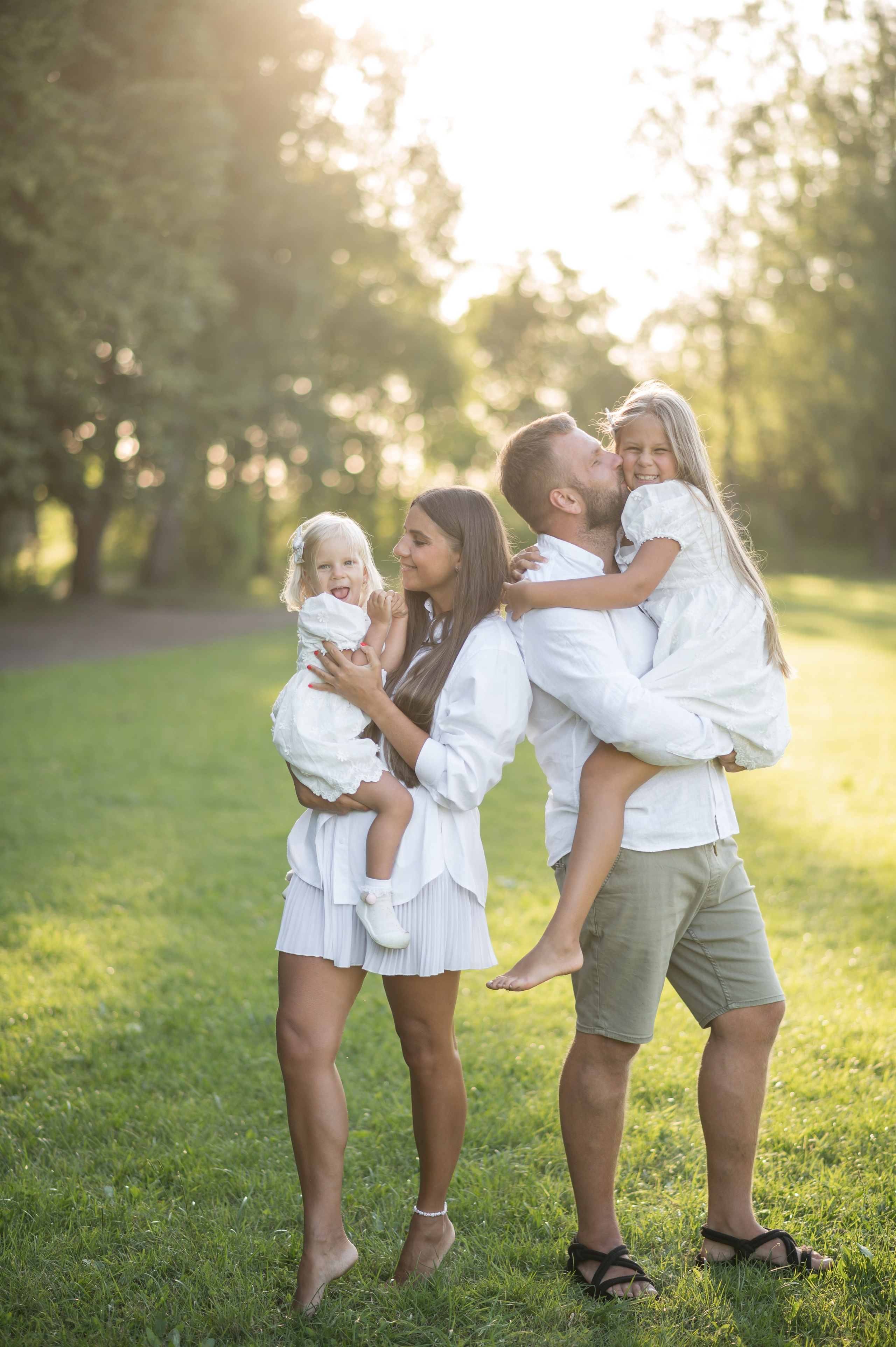 Семейная фотосессия на природе. Семейный и детский фотограф в Минске Надежда Савицкая