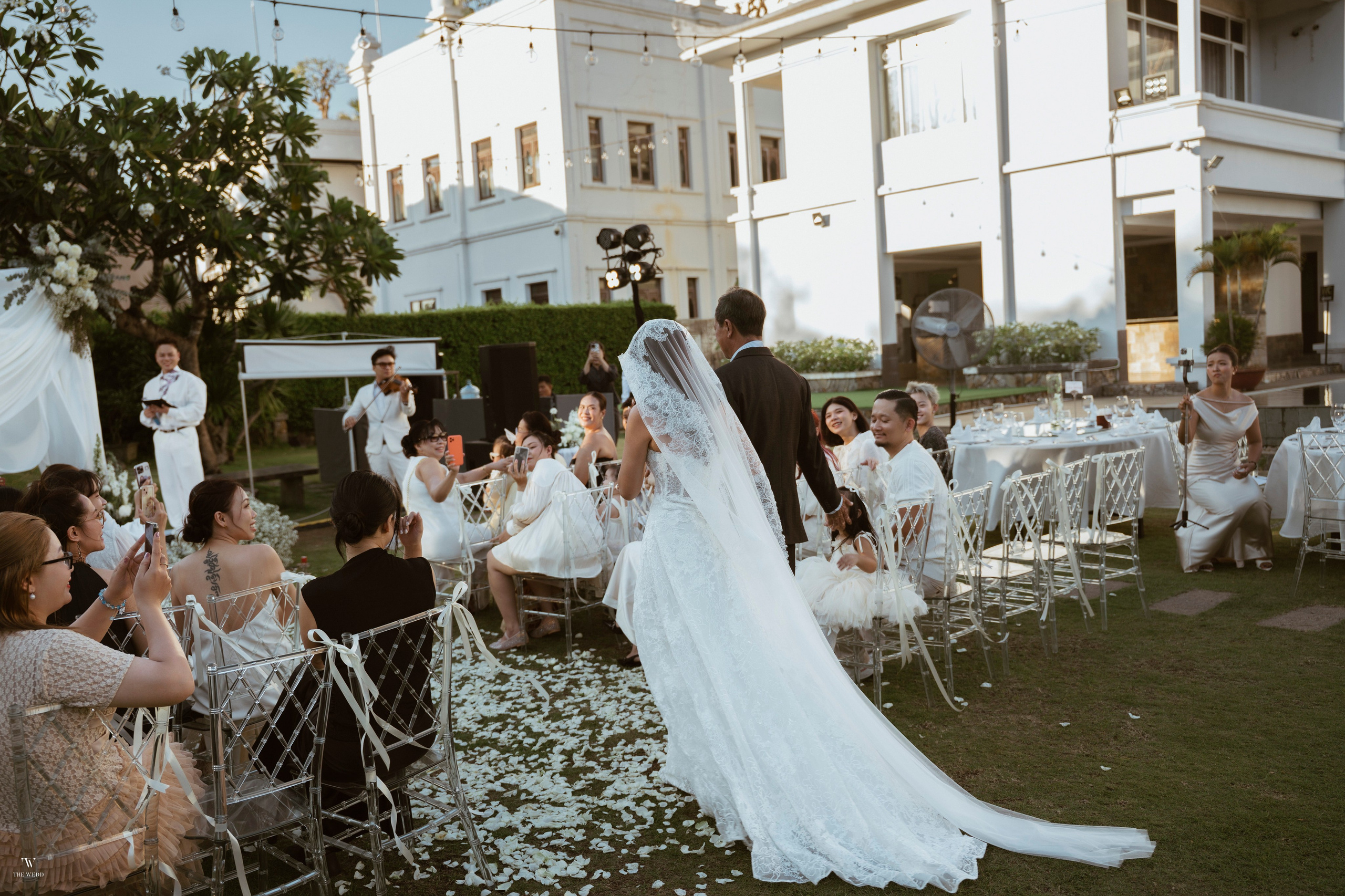 ALEX & NICOLE. WEDDING PHOTOGRAPHER IN VIETNAM