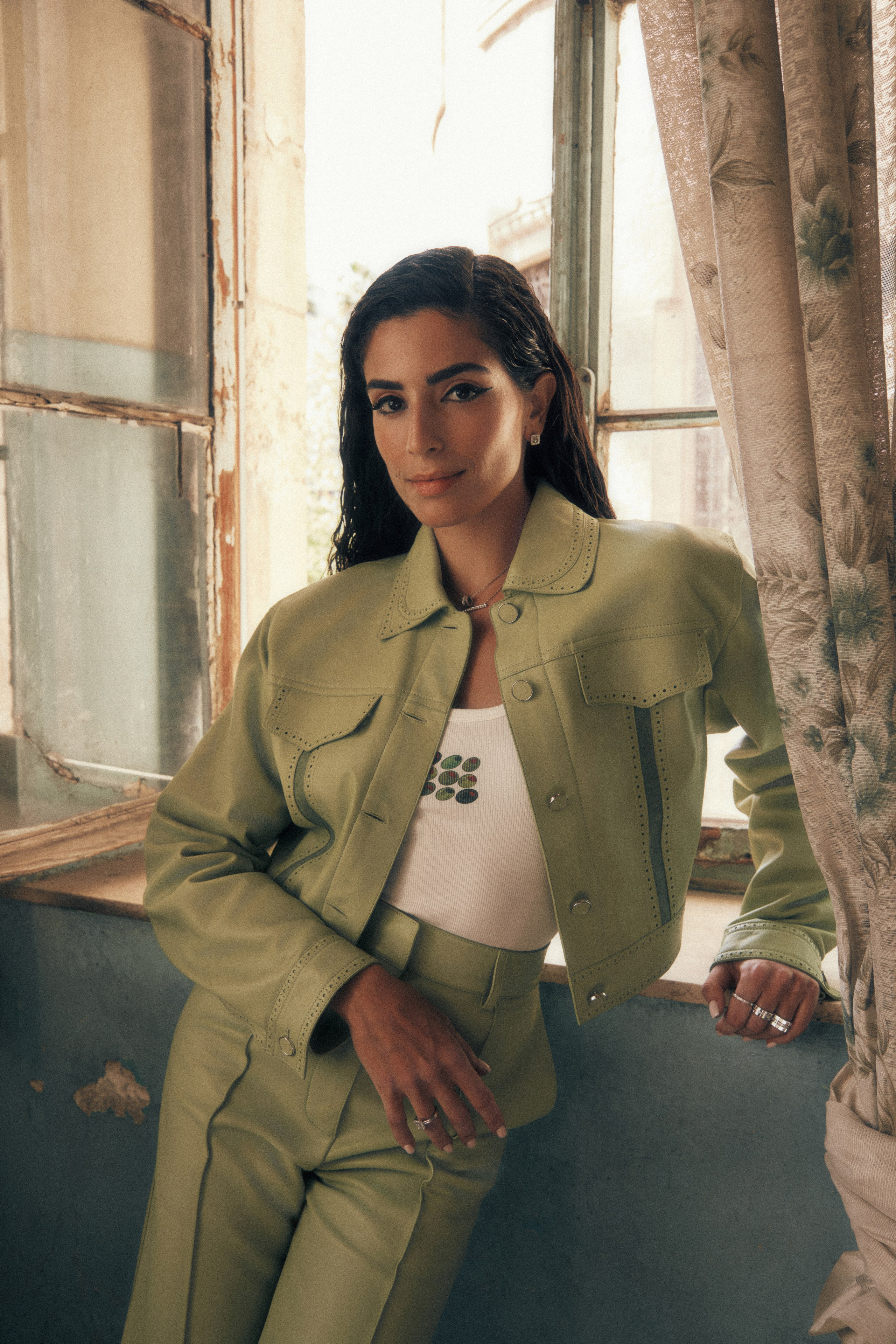 EDITORIAL. Beauty, Fashion and Editorial Retoucher