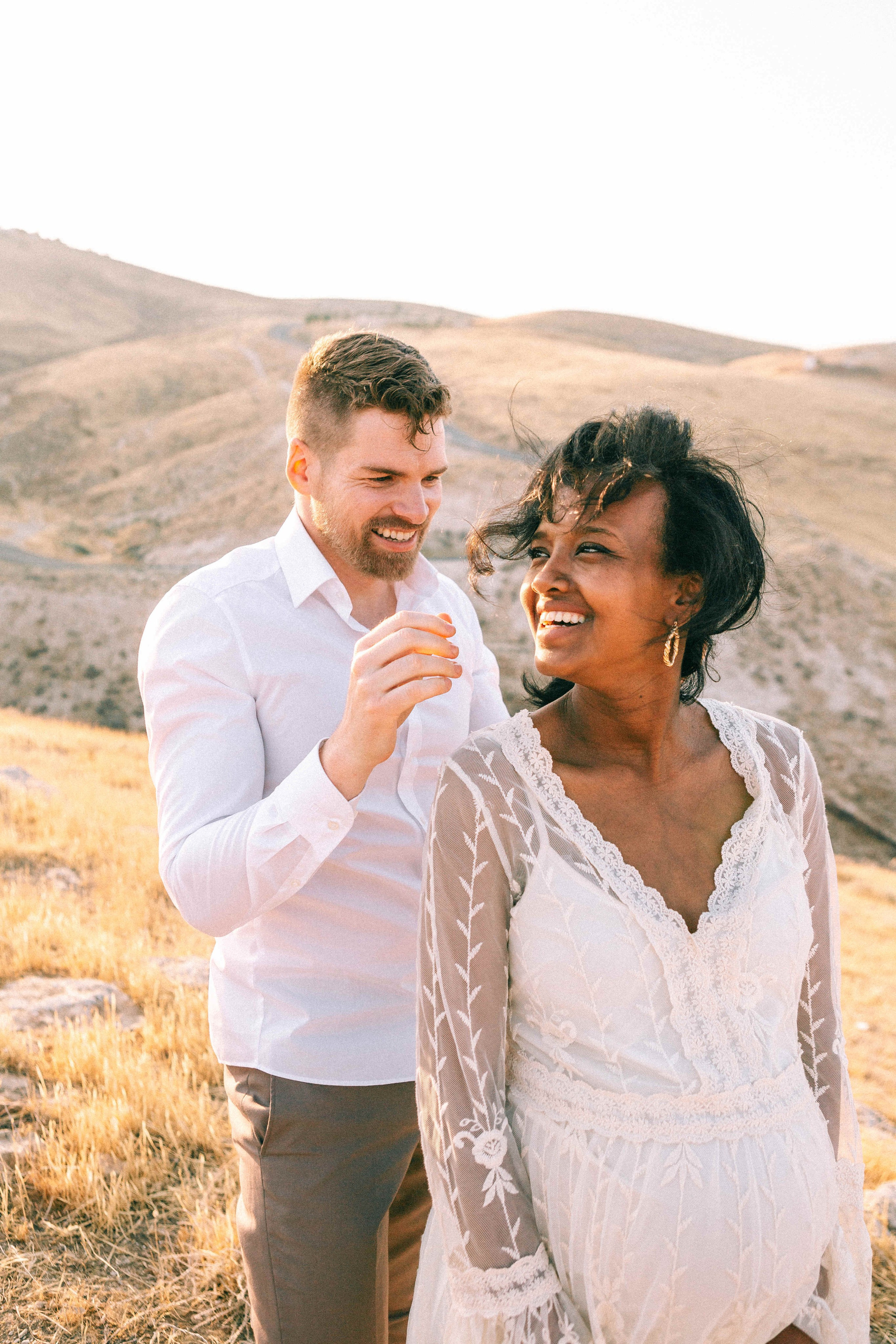 PHOTO SESSION IN THE DESERT NEAR MAALE ADUMIM. PHOTOGRAPHER IN ISRAEL