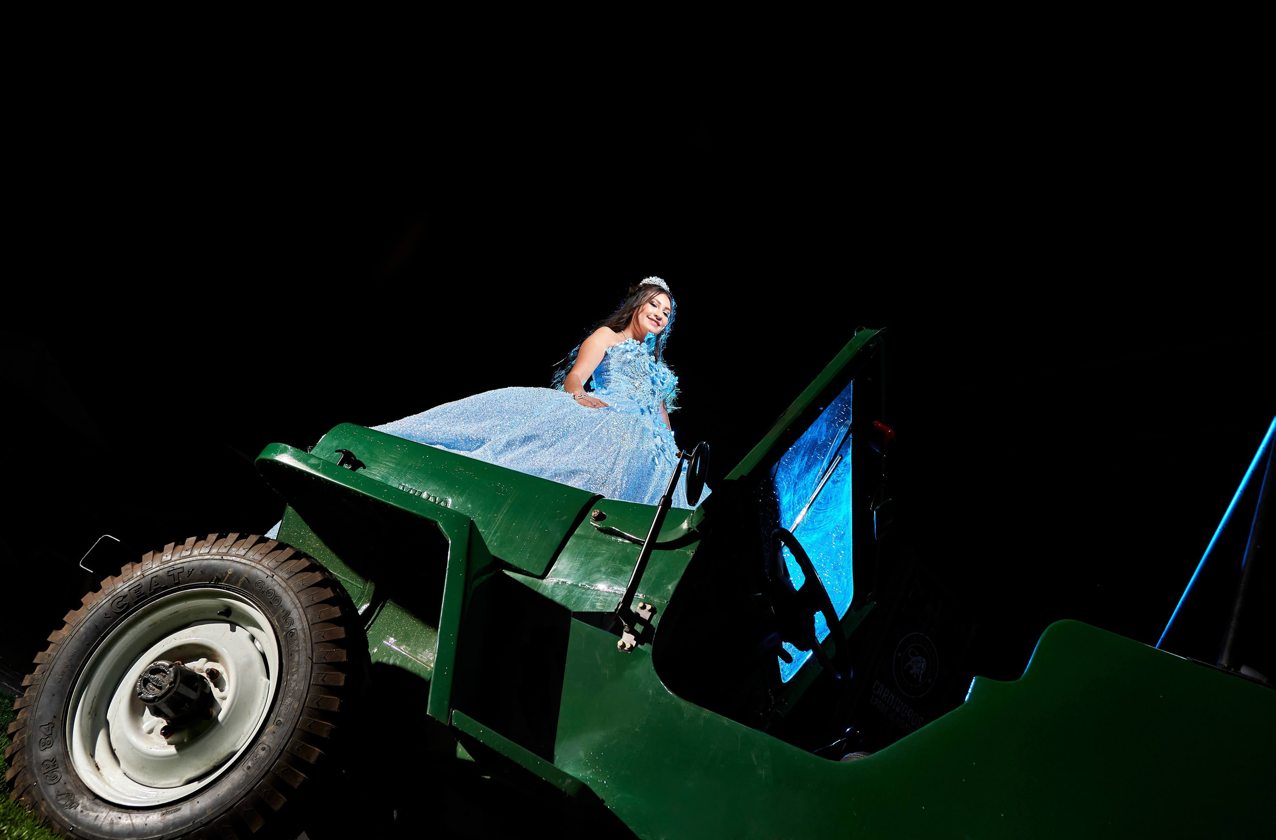 Mis 15 | Sesiones de Fotografía Modernas. Wedding Photography & Videography by ZZ Hendrick | Capturing Your Love Story in Colombia & USA