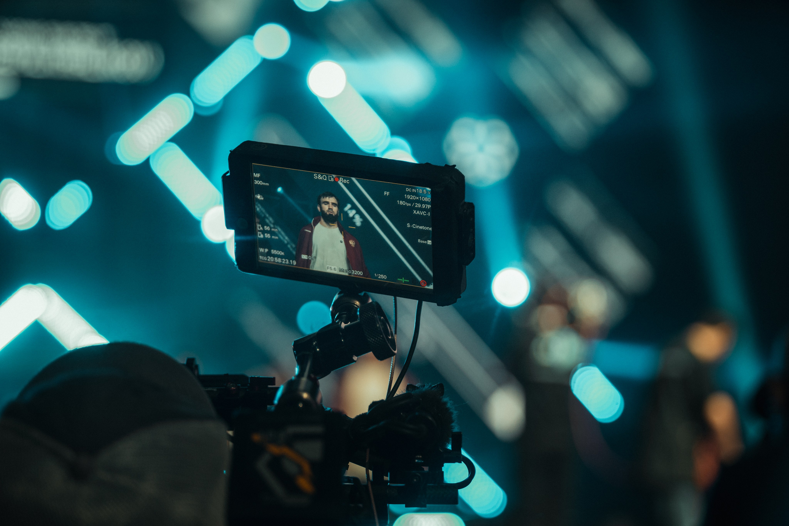 R1Z1N. Commercial and Event photographer Eltaj