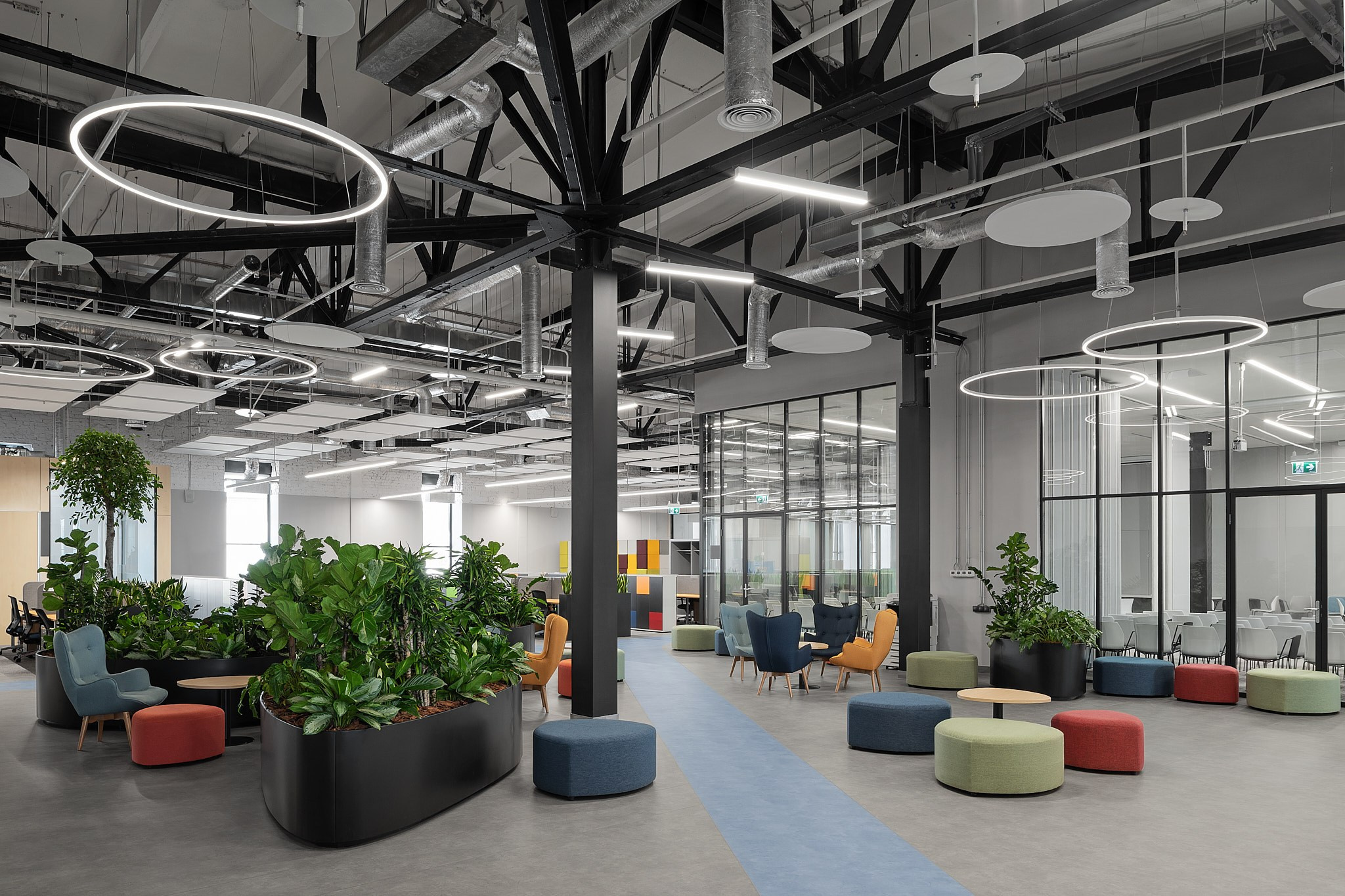 Insurance company headquarters designed by KLEINEWELT architekten