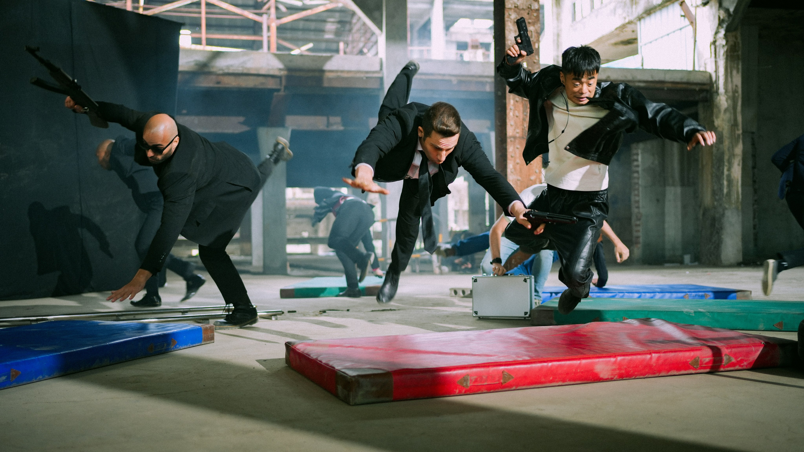 SUITS | Film Backstage. Photographer and videographer in China