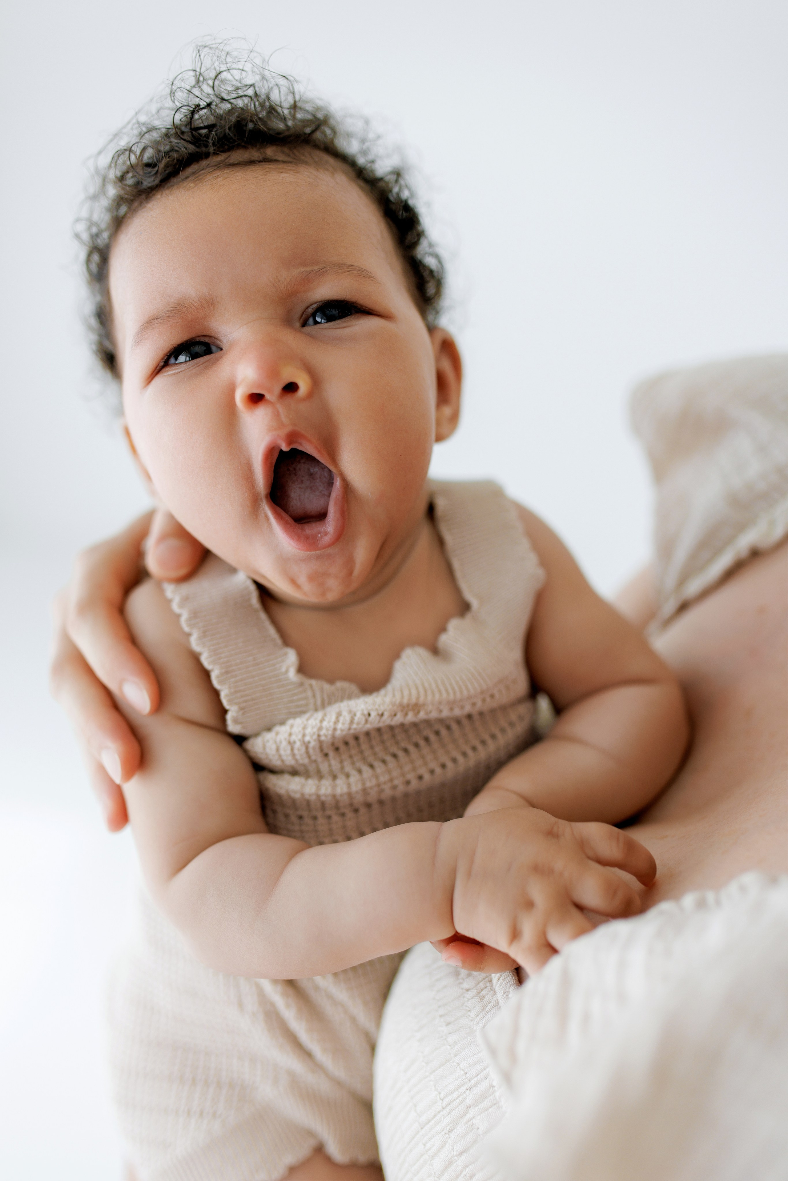 Newborn-Fotografie in Zürich — Natürlich. Minimalistisch. Ohne Zeitdruck. Wedding and Family Photographer Switzerland and Italy. Valeria Diaz