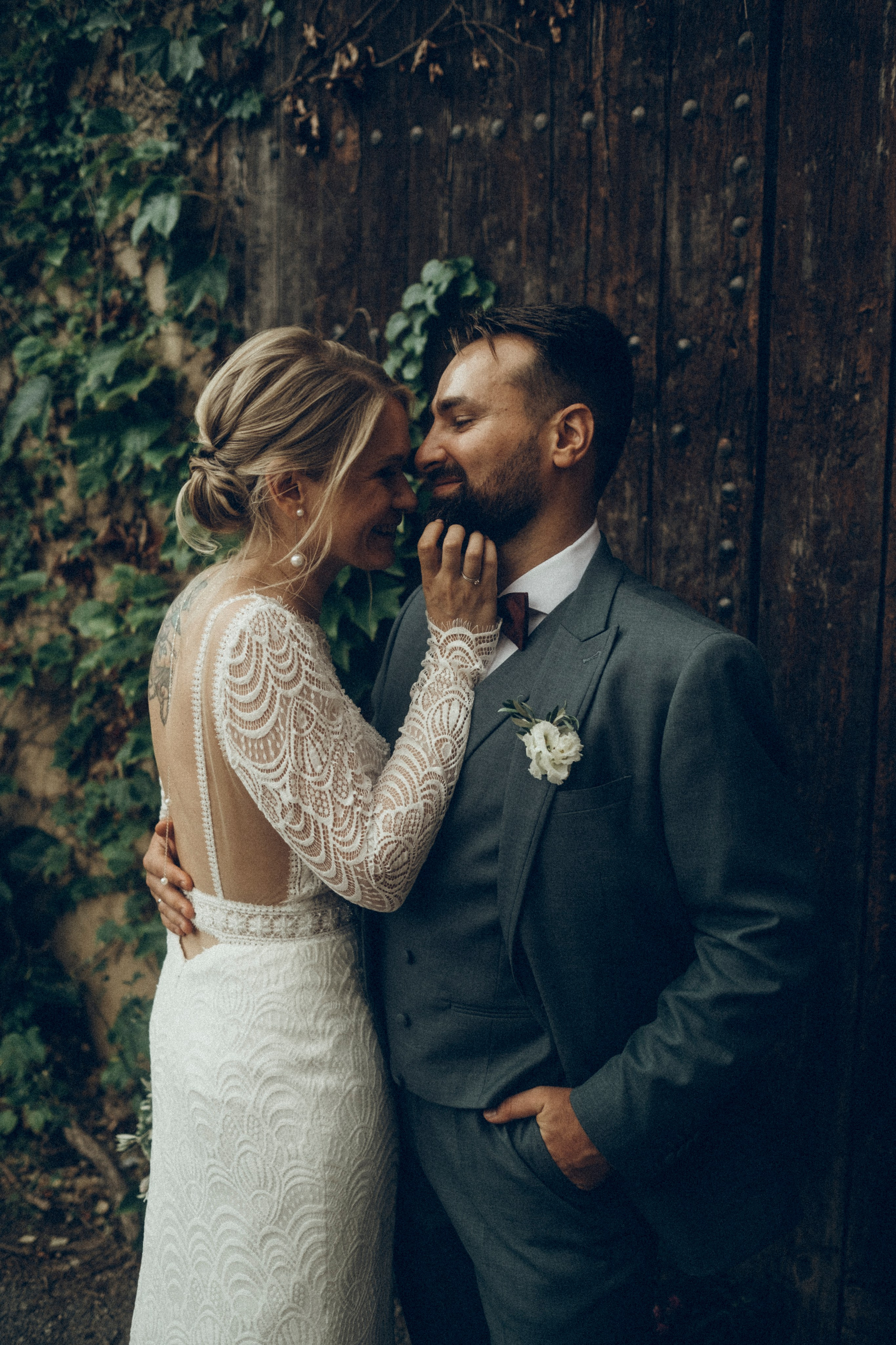 Nadezhda & Dmitry. Masia Mas Coll. Paola wedding photographer / videographer in Barcelona
