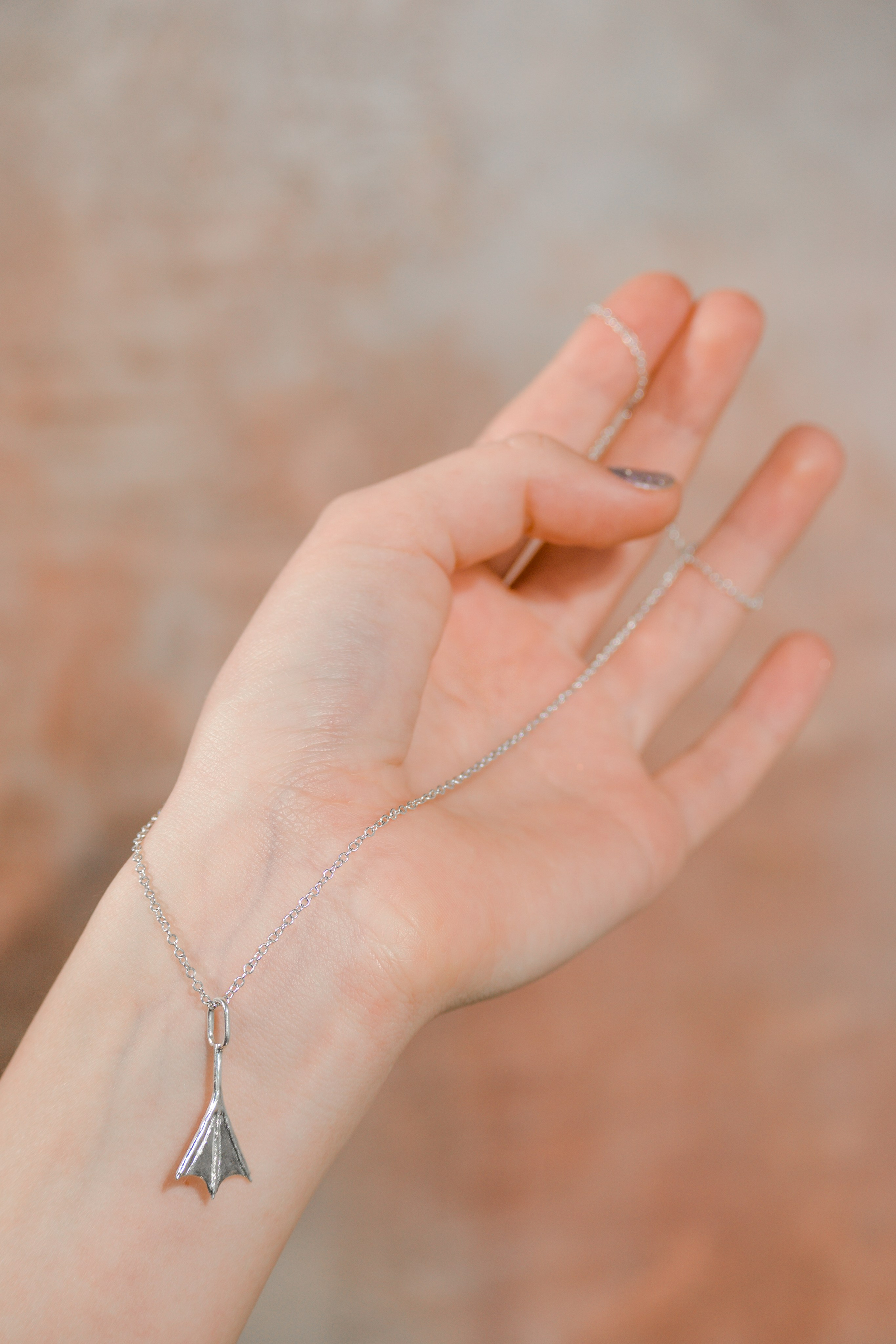 MOON. Fotograf Dmitrii Donets